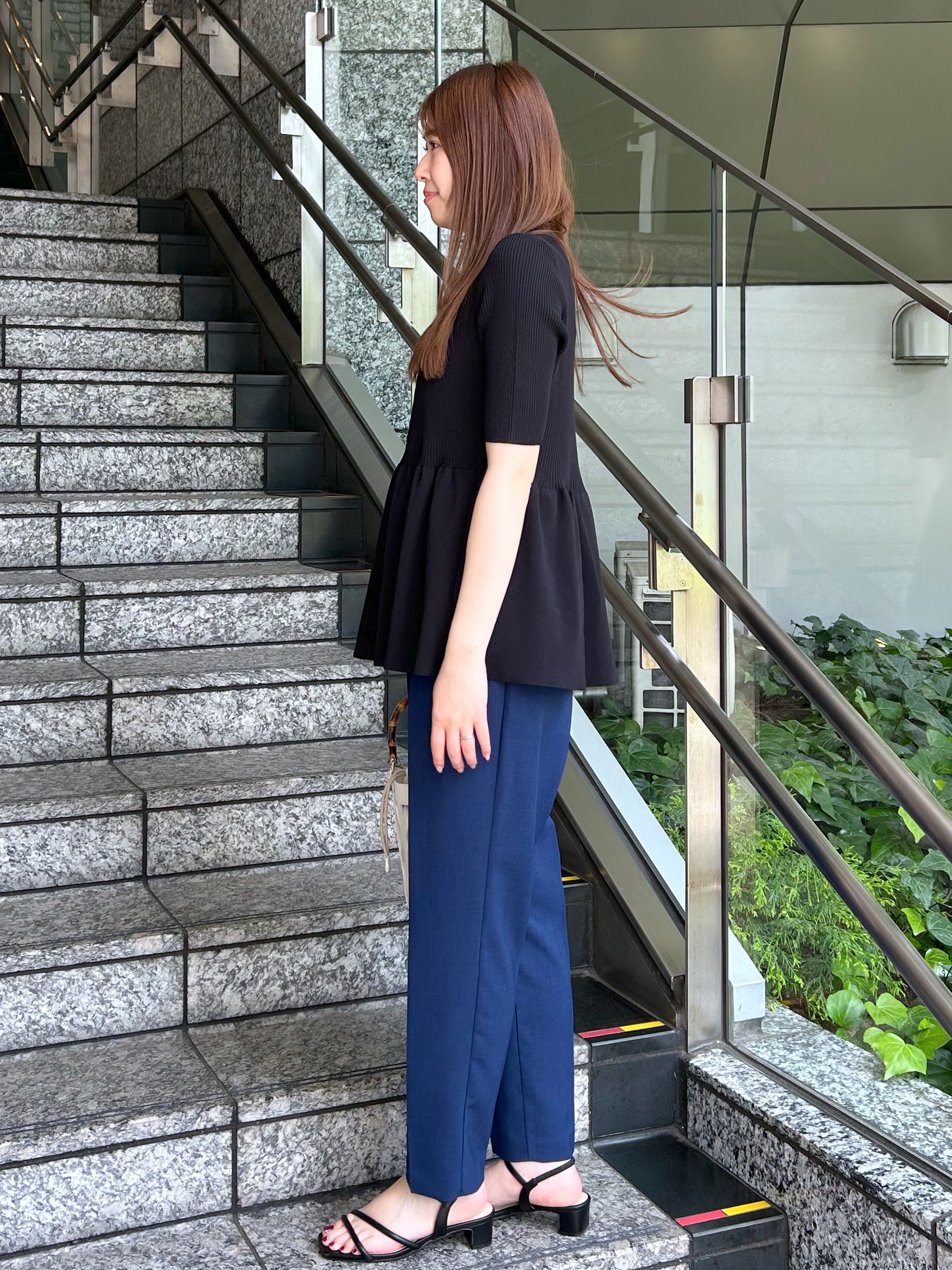 Risaさんの「OPAQUE.CLIP｜ペプラムVネックニットカーディガン【洗濯機OK／抗ピル】」を使ったコーディネート