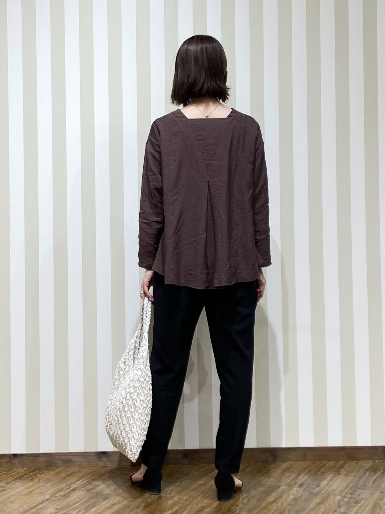 SAOさんの「SHOO･LA･RUE｜【洗濯後しわになりにくい/UV】ラクもキレイも 良いとこ取りテーパードパンツ」を使ったコーディネート