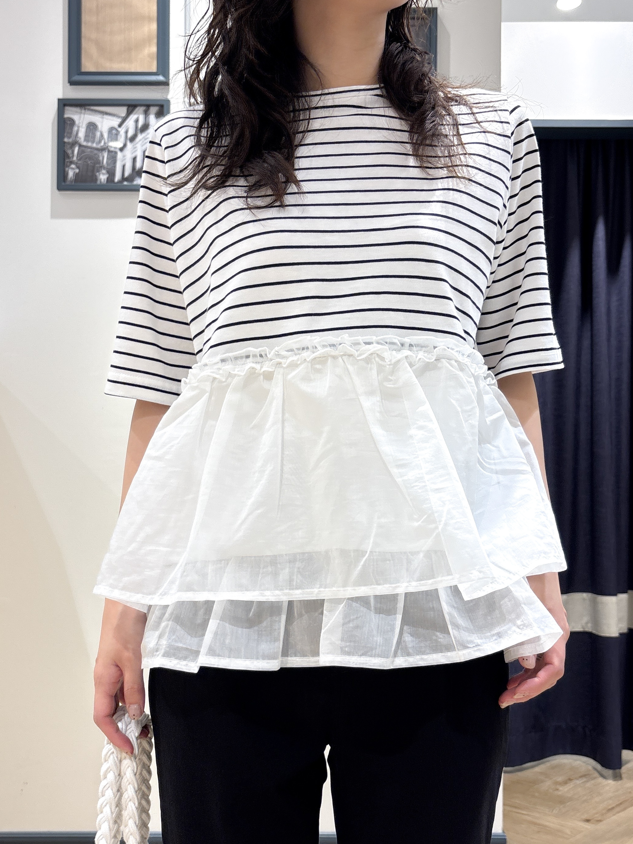 ayakaさんの「grove｜【体型カバー】INせず決まる、ウエストシアーフリルTシャツ」を使ったコーディネート
