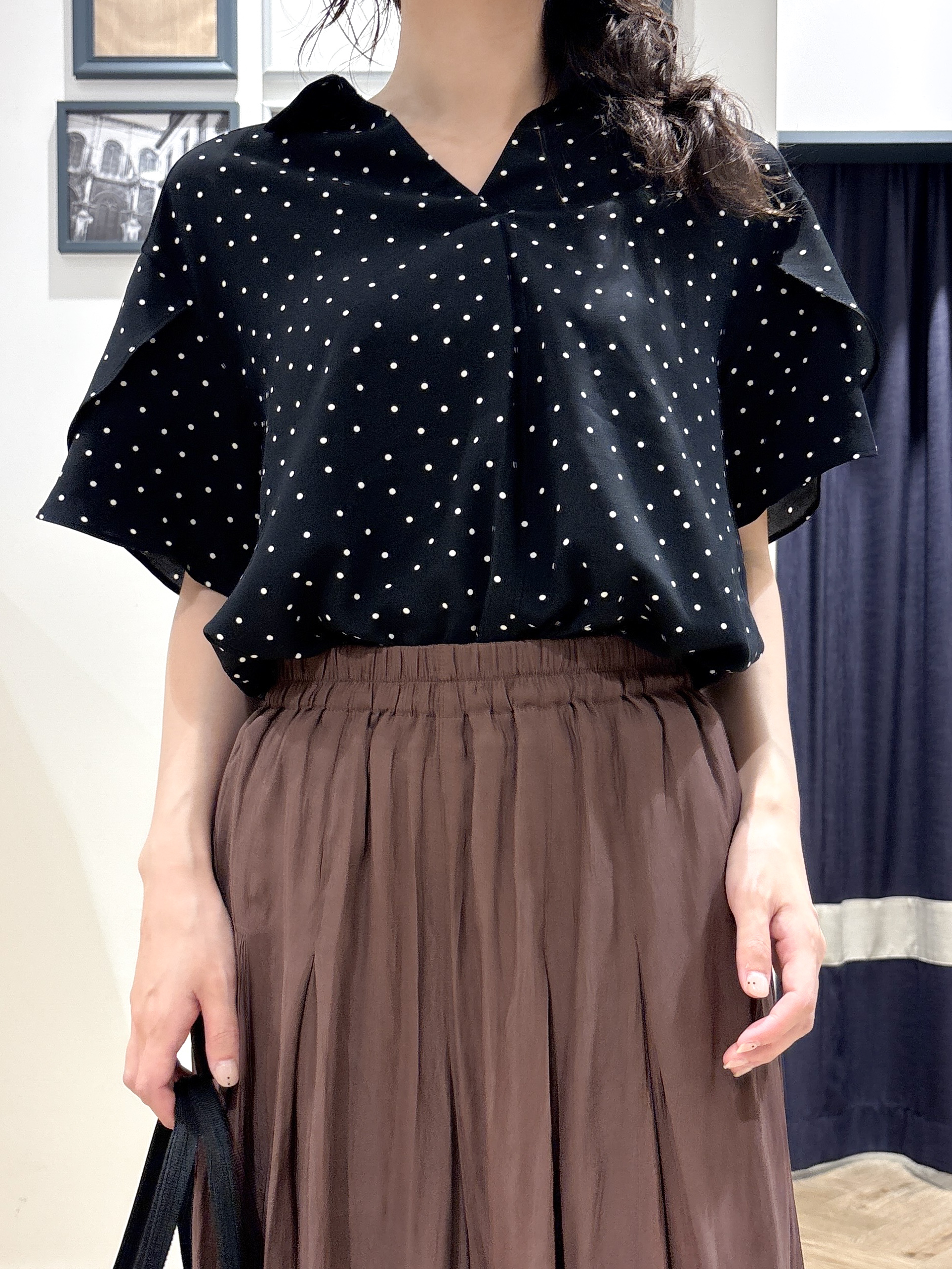 ayakaさんの「grove｜【洗濯機◎】さらっと着映える、バックデザインブラウス」を使ったコーディネート