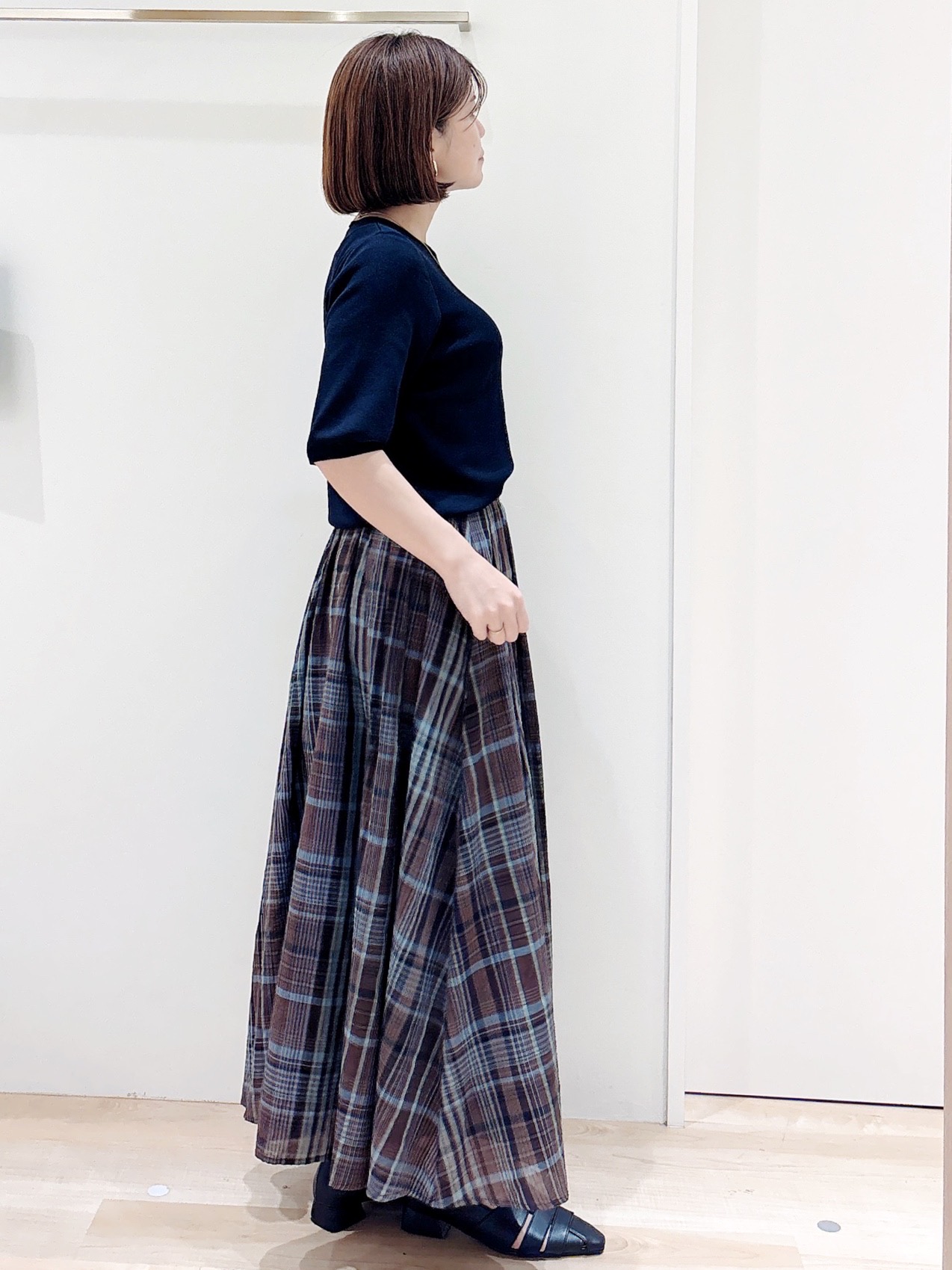 MIYUさんの「grove｜【シリーズ累計36万枚/UVカット・ひんやり・洗濯機OK】やわらかドライタッチ 五分袖クルーネックニ」を使ったコーディネート