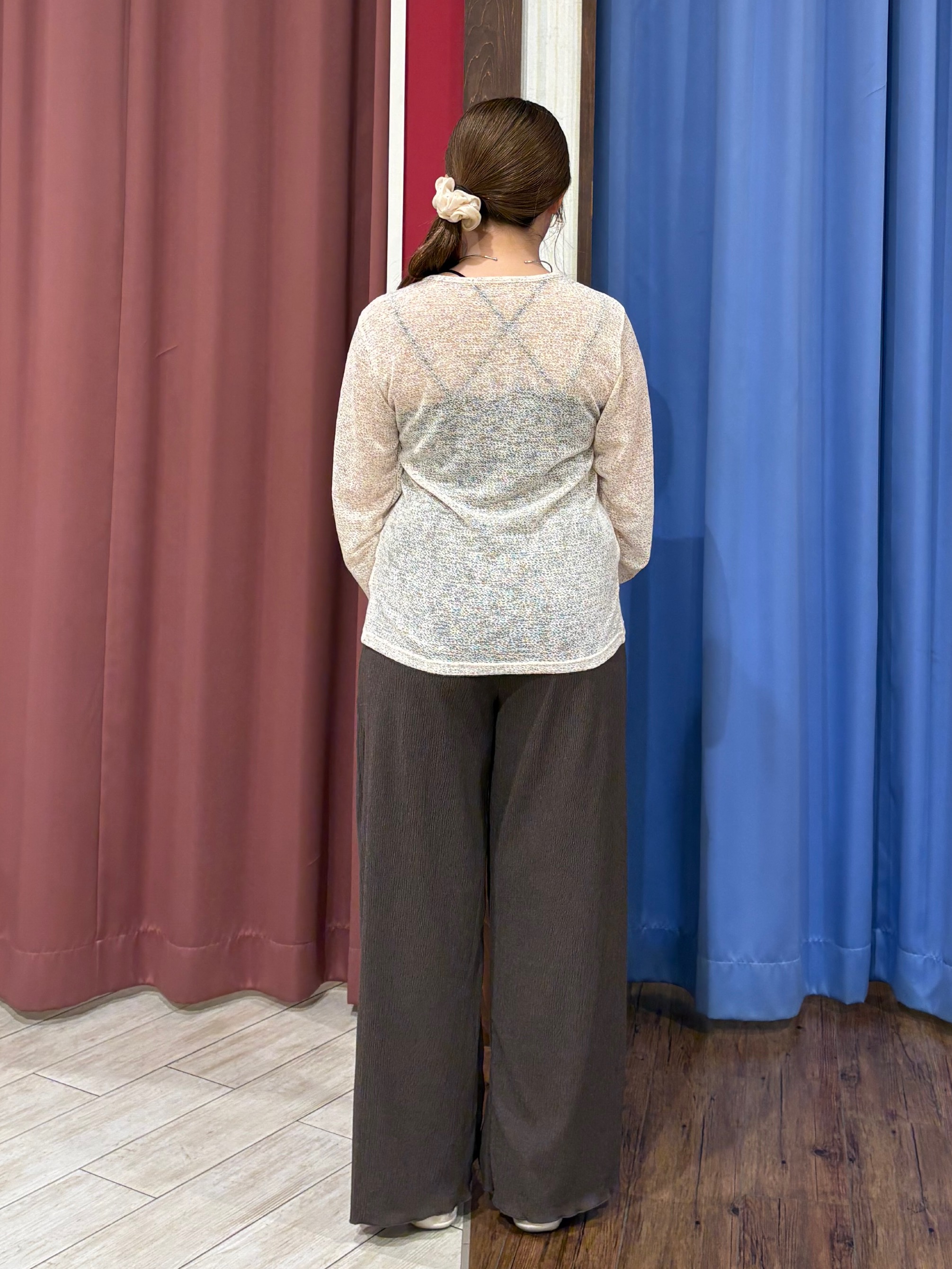SAKUさんの「SHOO･LA･RUE｜メランジ調ニットソーシアーカーディガン」を使ったコーディネート
