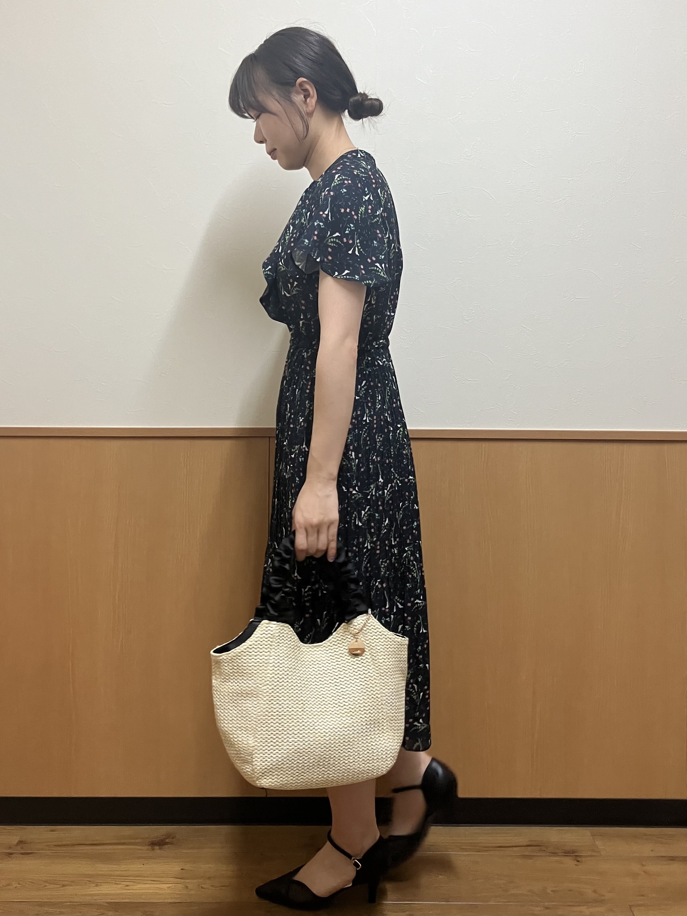 MAYUKIさんの「index｜◆【日比谷花壇コラボ】ラッフルタイプリーツワンピース【防シワ/洗濯機OK】」を使ったコーディネート