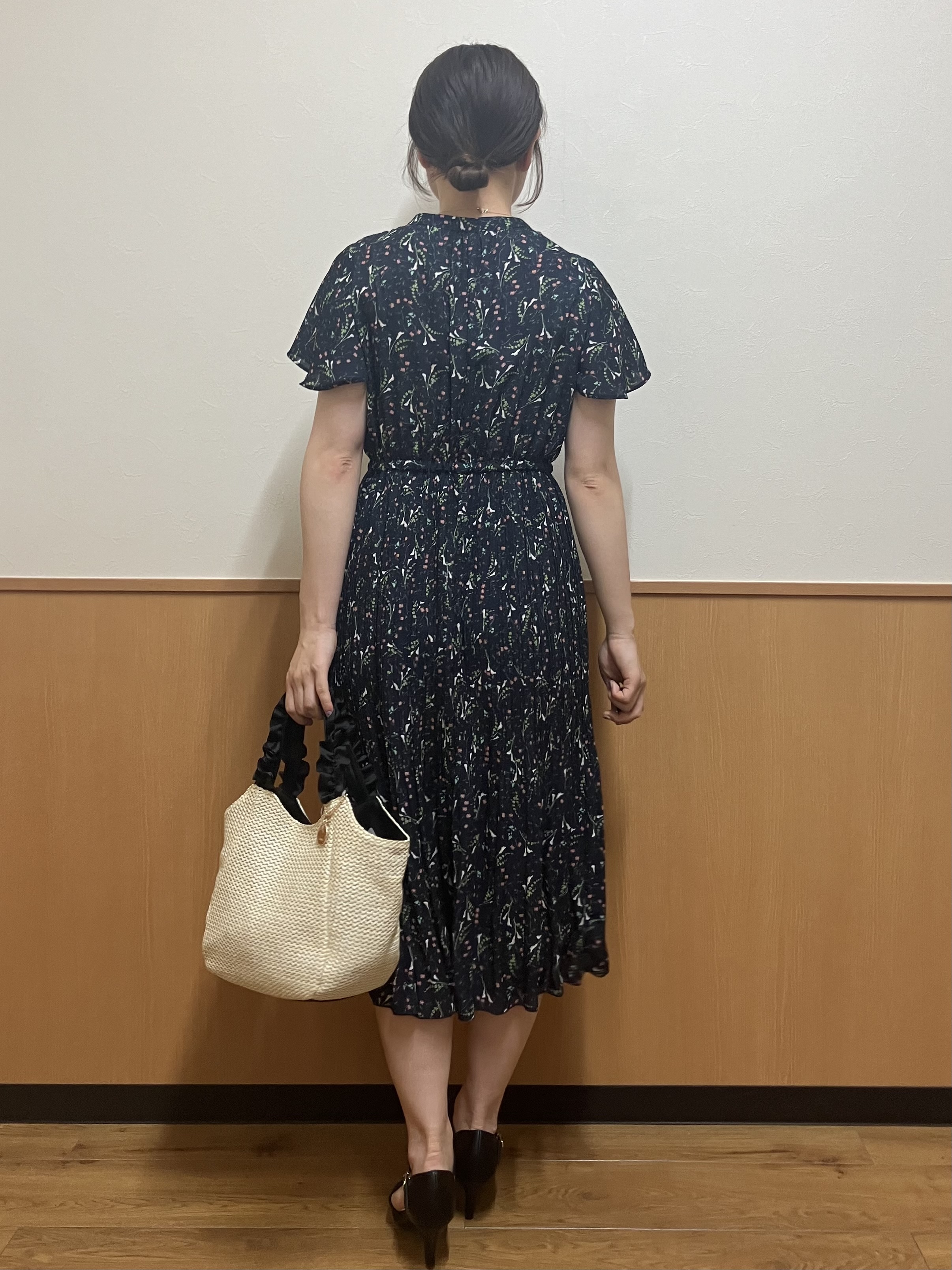 MAYUKIさんの「index｜◆【日比谷花壇コラボ】ラッフルタイプリーツワンピース【防シワ/洗濯機OK】」を使ったコーディネート