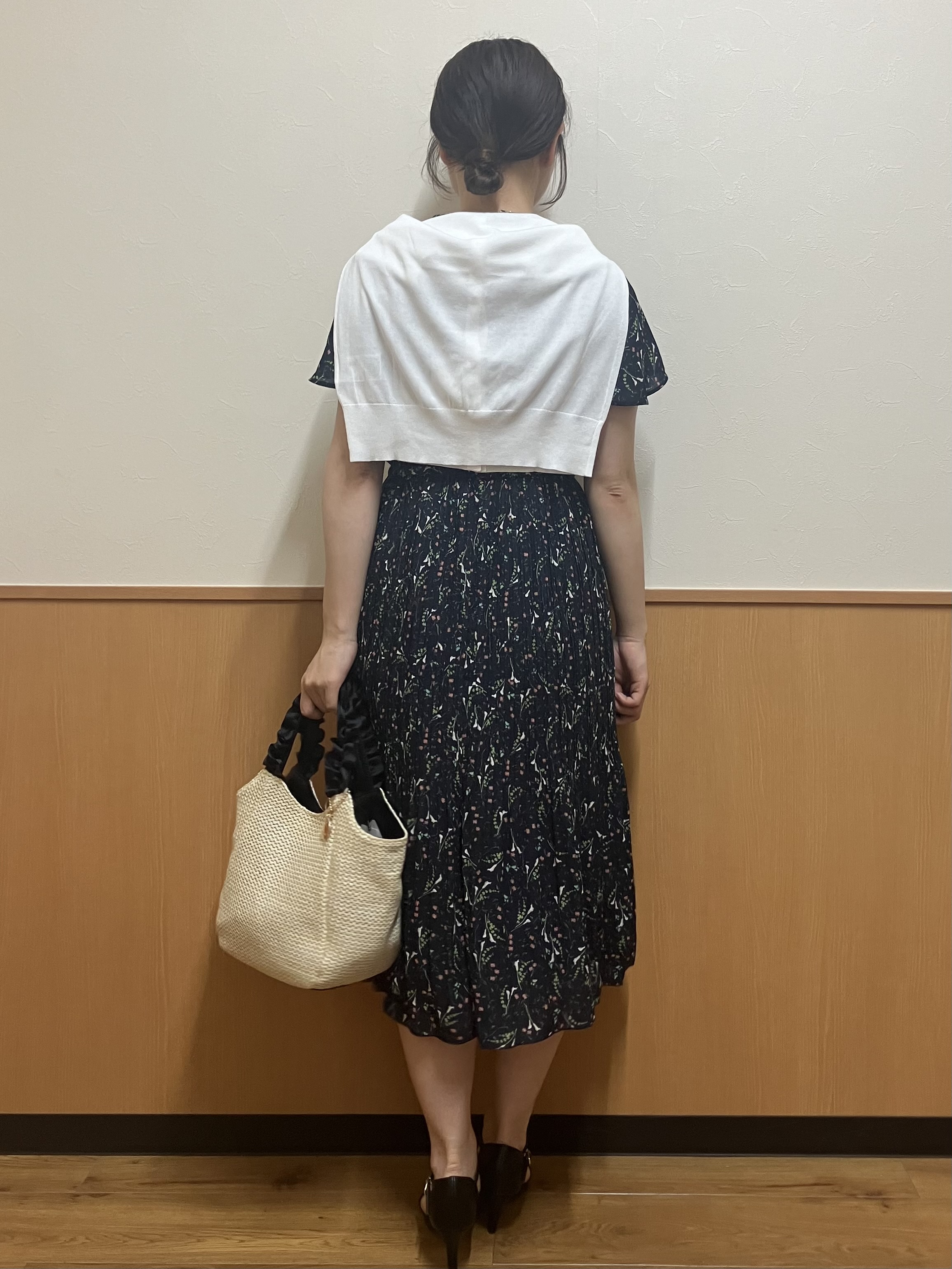 MAYUKIさんの「index｜【接触冷感】ビジューボタンカーディガン《抗ピリング／洗濯機OK》」を使ったコーディネート
