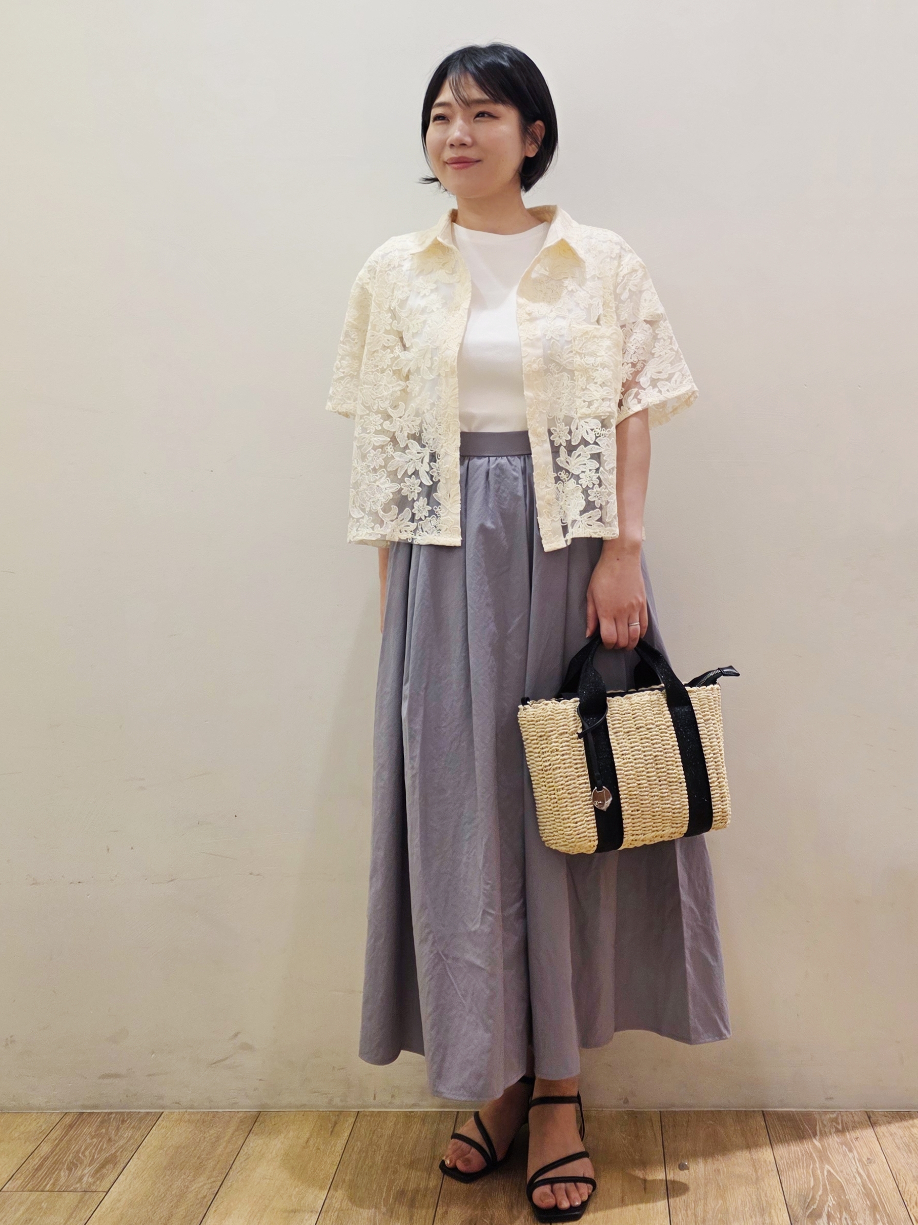 yuyuさんの「OPAQUE.CLIP｜フラワー刺繍シアーシャツ【洗濯機OK／イージーアイロン】」を使ったコーディネート