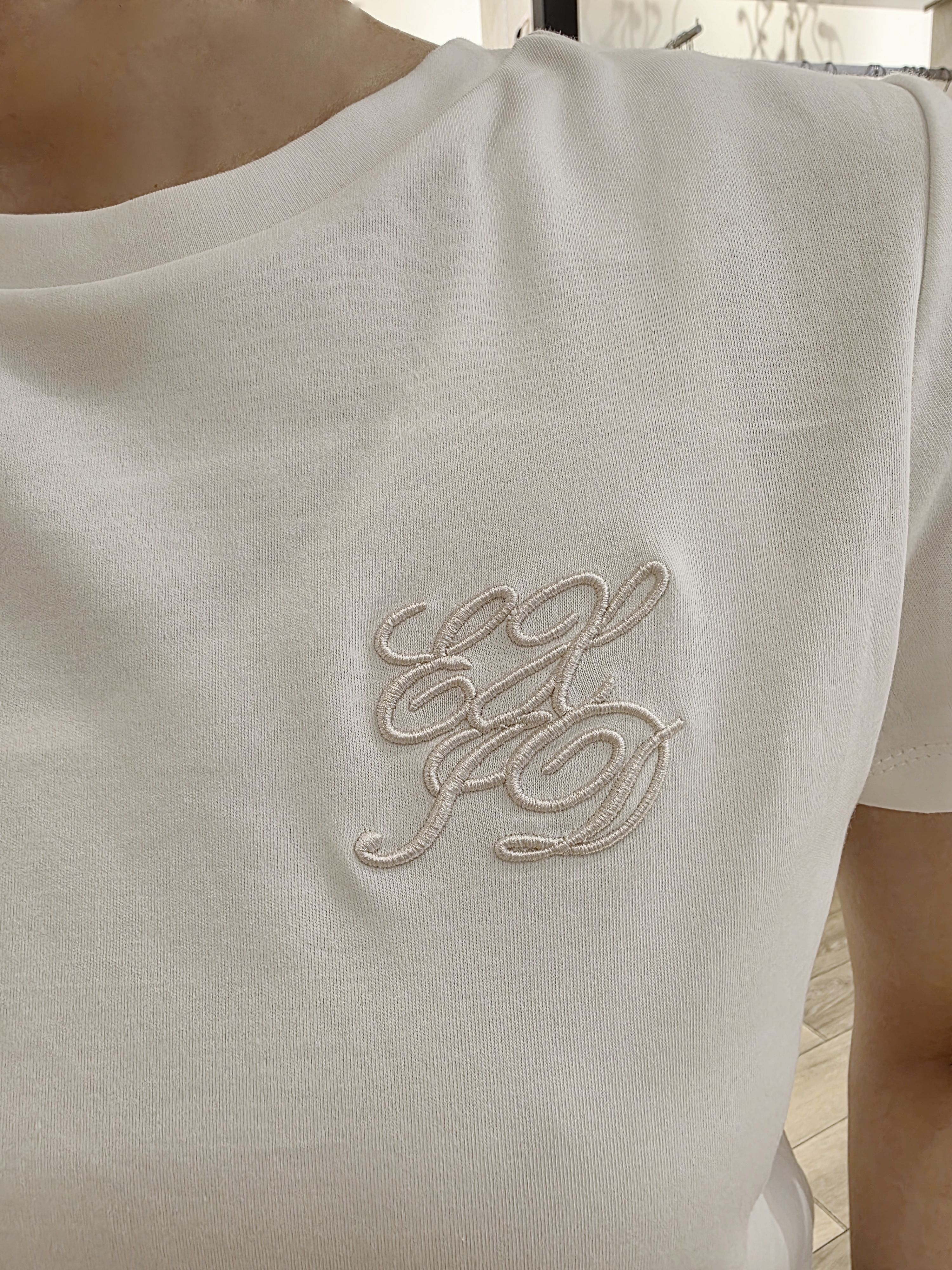 yuyuさんの「OPAQUE.CLIP｜フラワー刺繍シアーシャツ【洗濯機OK／イージーアイロン】」を使ったコーディネート