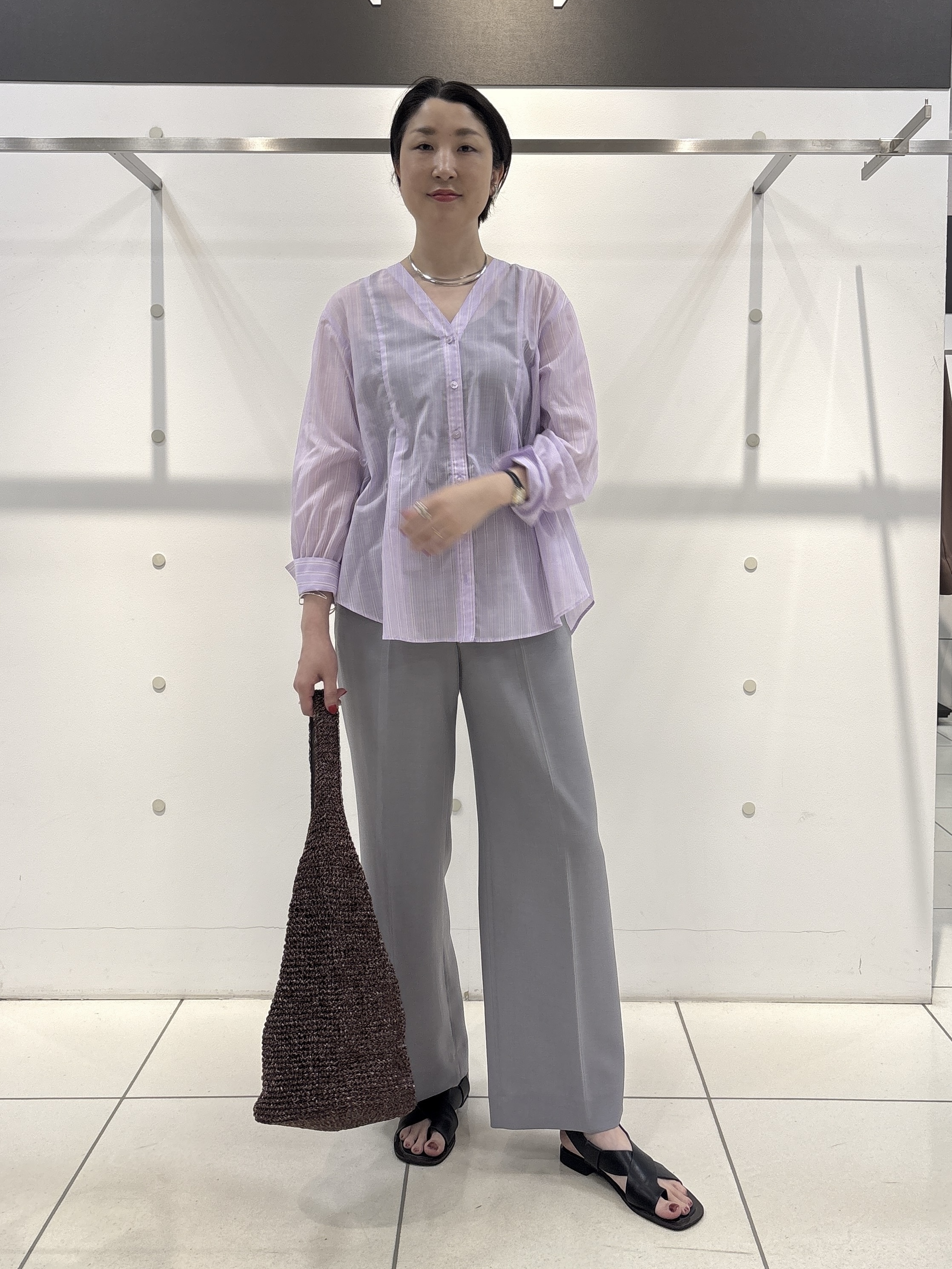 yuriさんの「INDIVI｜【洗える／UVケア／SETUP可能】ウール調ワイドパンツ」を使ったコーディネート
