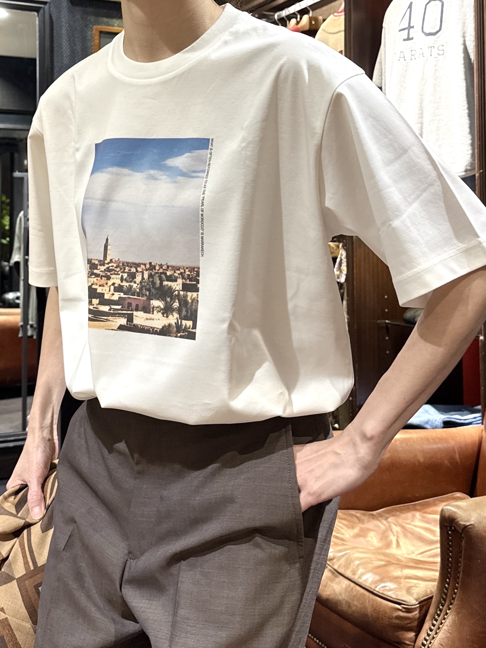 神野（jinno）さんの「TAKEO KIKUCHI｜【BOWLER HAT LABEL】トロピカルシャンブレー スラックス」を使ったコーディネート