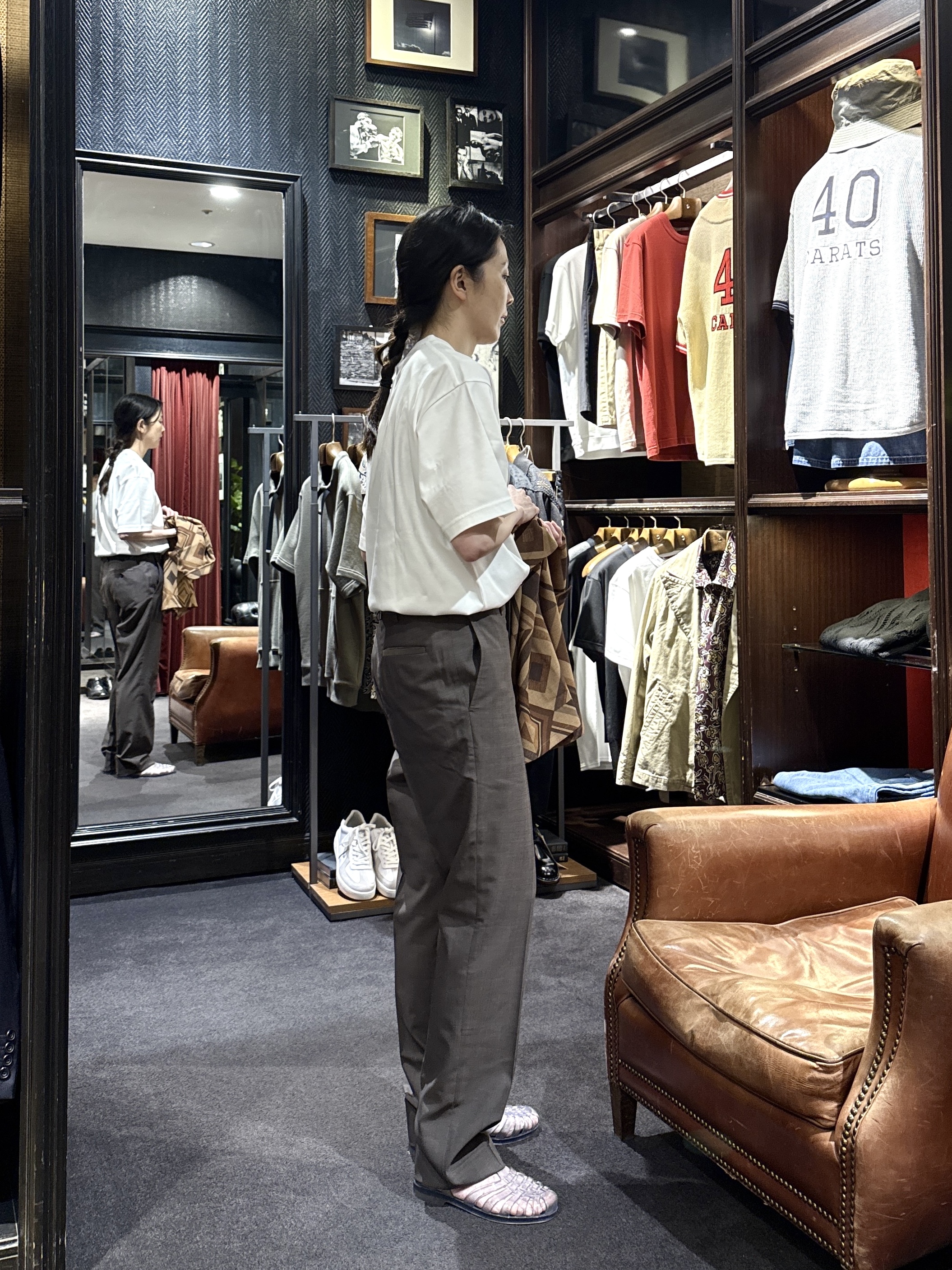 神野（jinno）さんの「TAKEO KIKUCHI｜【BOWLER HAT LABEL】トロピカルシャンブレー スラックス」を使ったコーディネート
