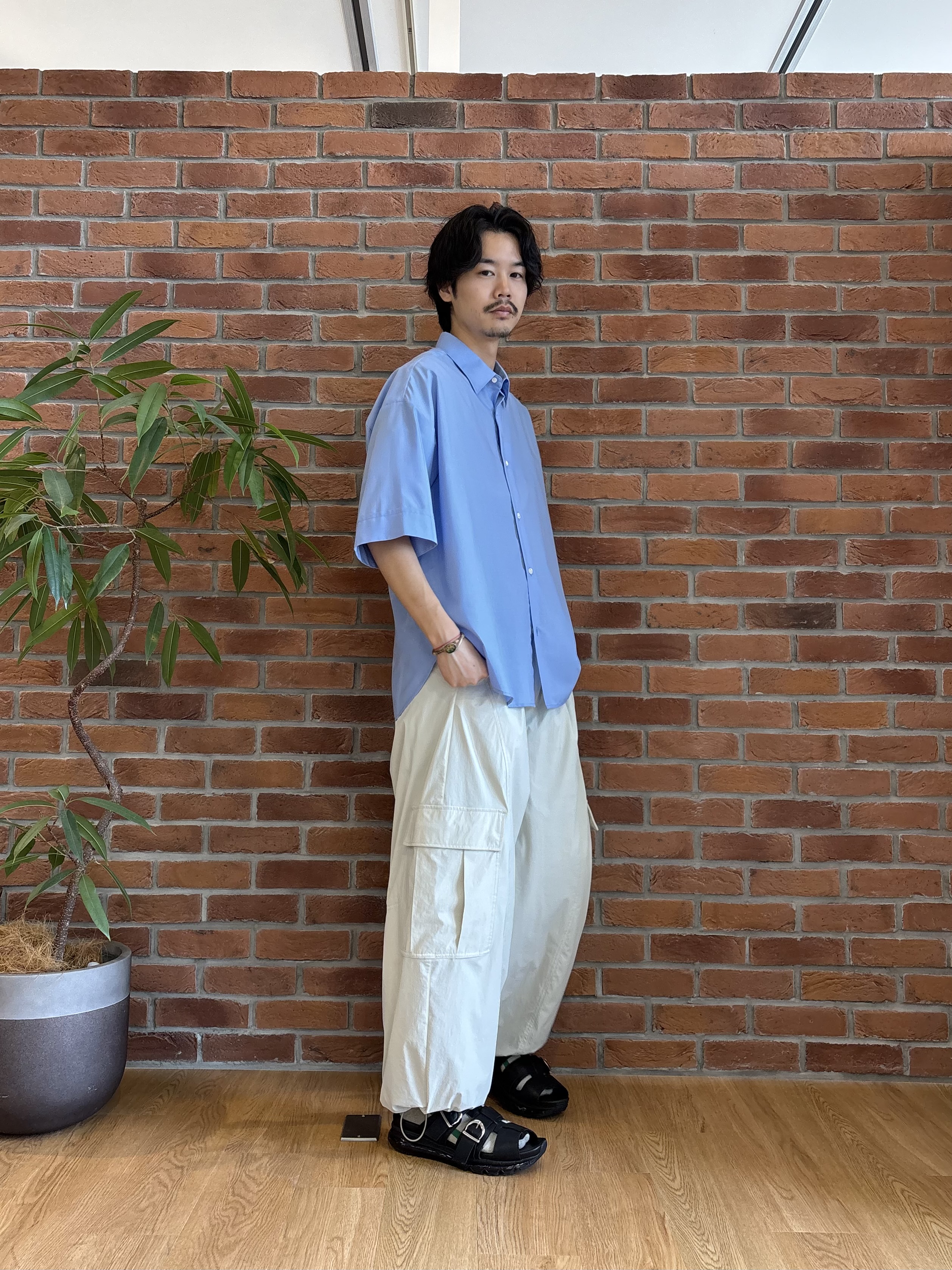 北浦歩大さんの「tk.TAKEO KIKUCHI｜スタンダードオーバーシャツ」を使ったコーディネート
