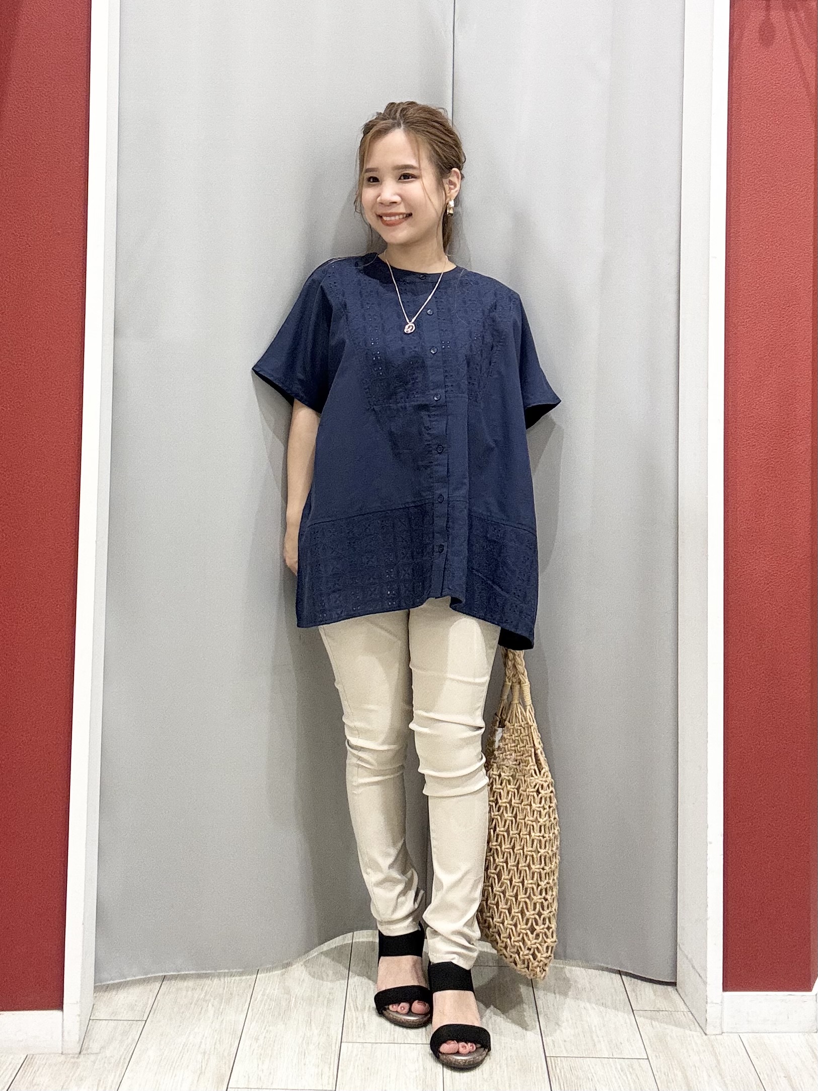 shioさんの「SHOO･LA･RUE｜【洗濯機可/S-LL】オンにもオフにも マルチに使えるボタンレスカーディガン」を使ったコーディネート