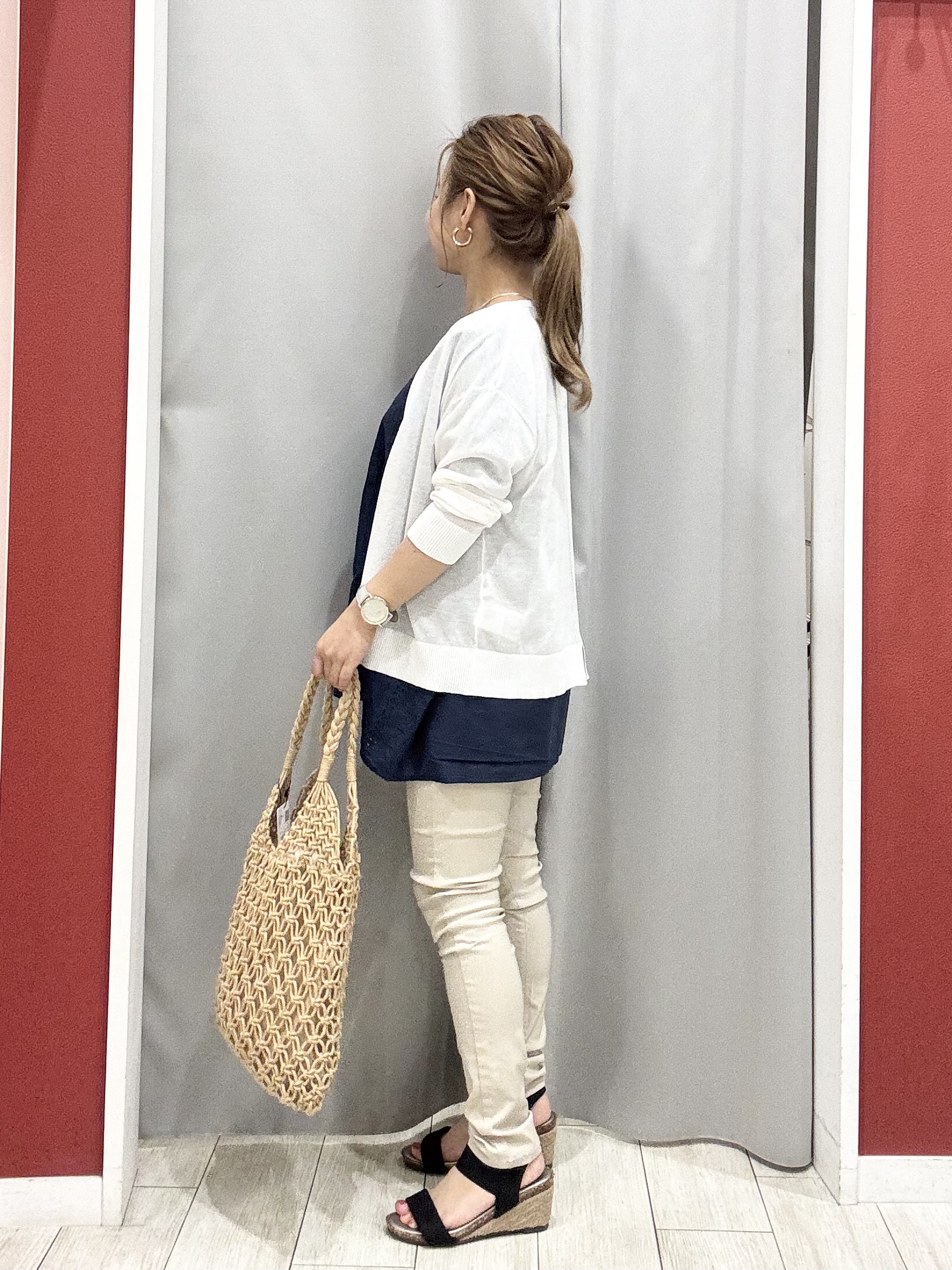 shioさんの「SHOO･LA･RUE｜【洗濯機可/S-LL】オンにもオフにも マルチに使えるボタンレスカーディガン」を使ったコーディネート