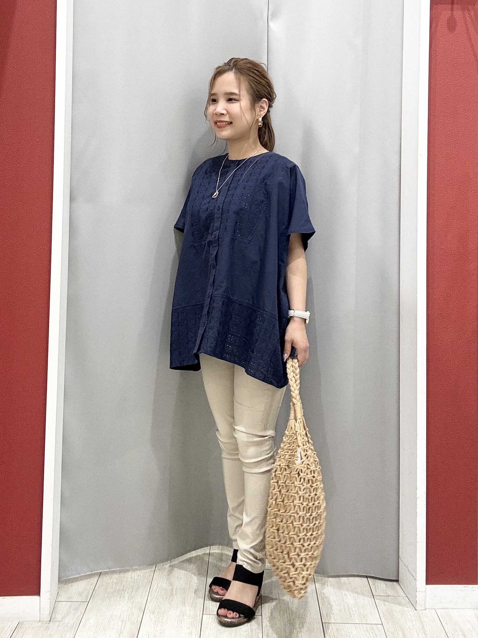 shioさんの「SHOO･LA･RUE｜【洗濯機可/S-LL】オンにもオフにも マルチに使えるボタンレスカーディガン」を使ったコーディネート