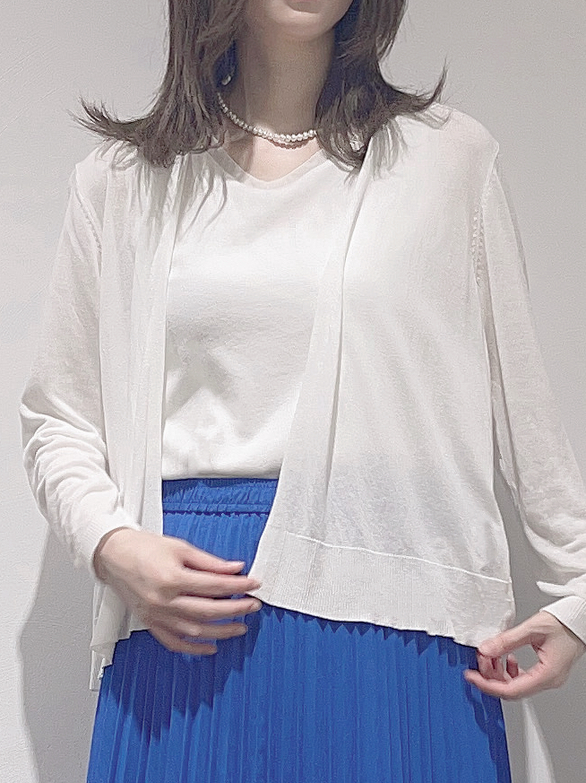 HITOMIさんの「grove｜高評価！【UVカット】ベーシックショートカーディガン」を使ったコーディネート