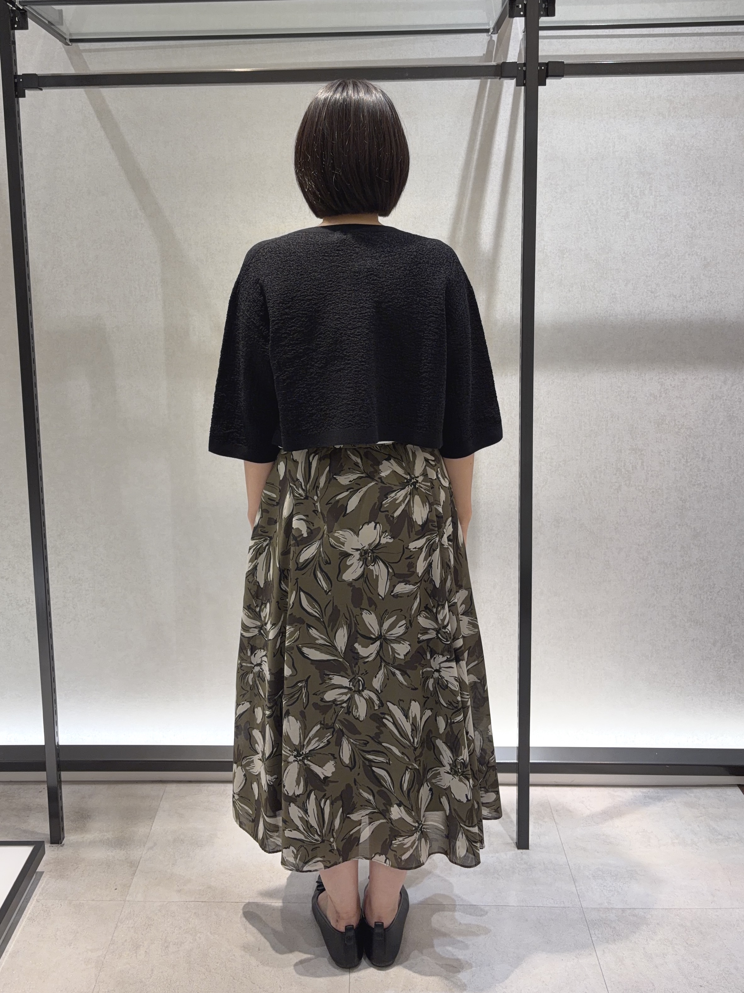 わたなべさんの「UNTITLED｜◆【ストレッチ性/洗える】短丈ニットカーディガン」を使ったコーディネート
