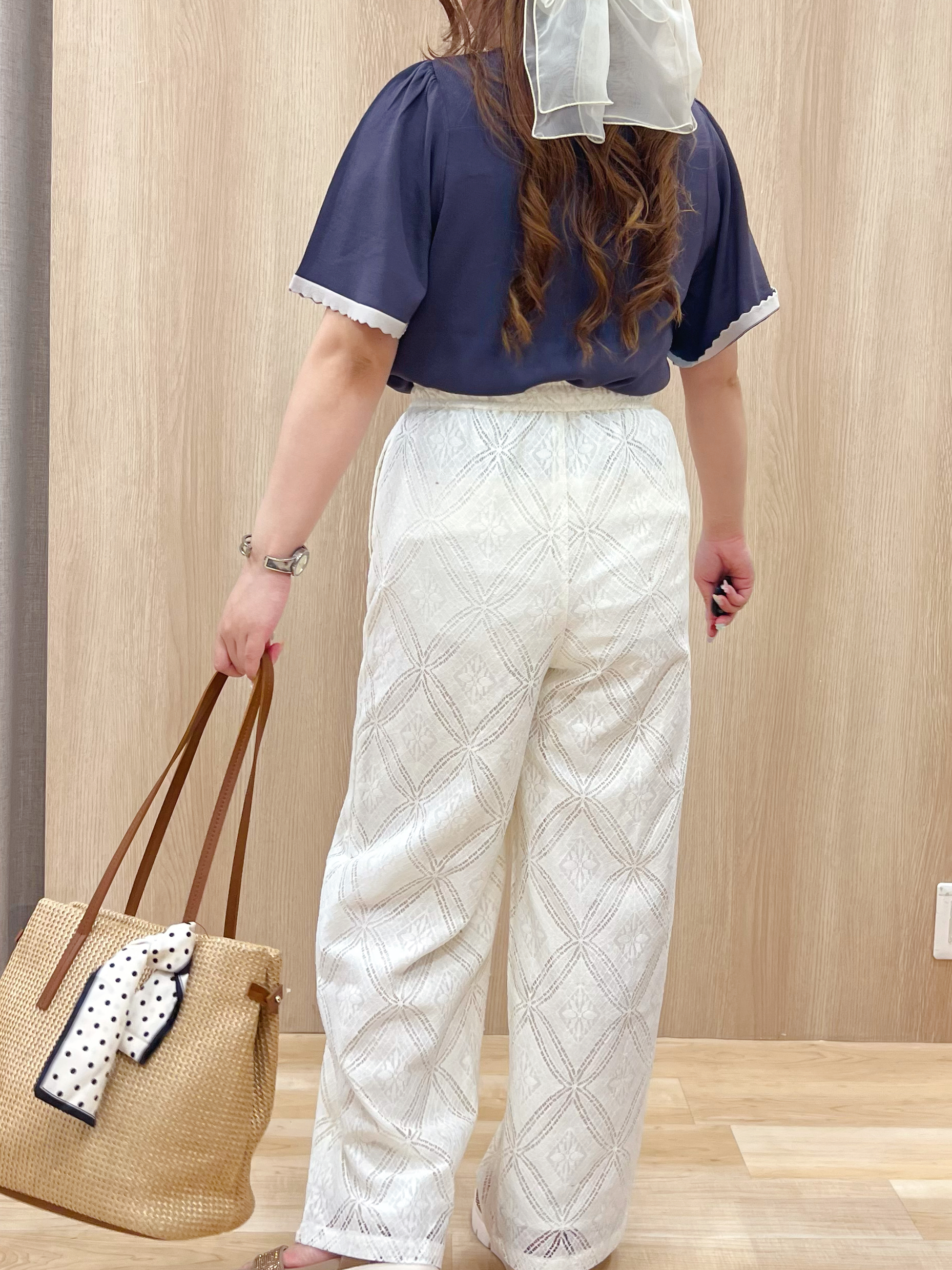 みことさんの「grove｜高評価！【シリーズ累計36万枚！名品ニット】やわらかドライタッチ スカラップスリーブニット」を使ったコーディネート