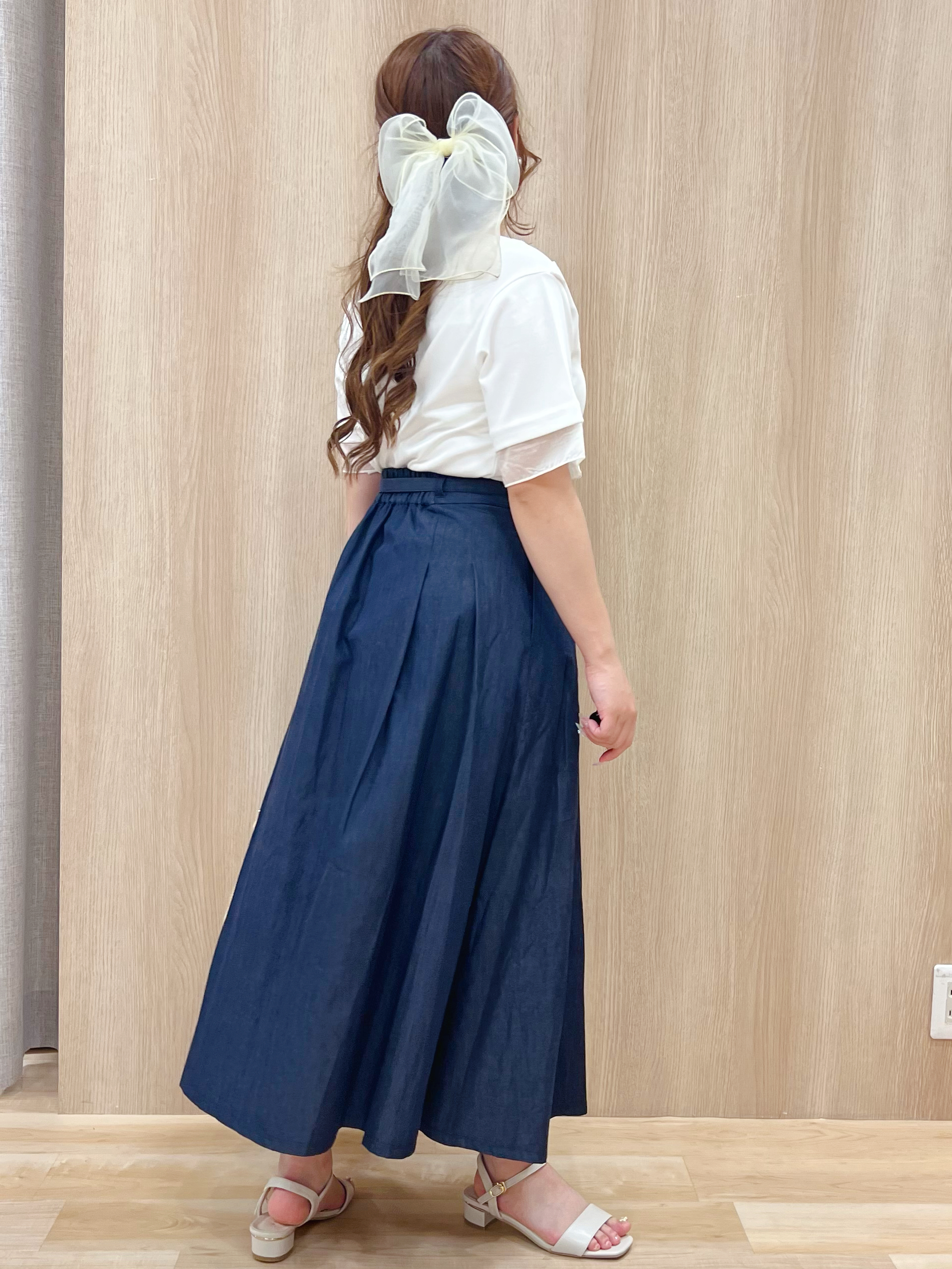 みことさんの「grove｜【二の腕カバー/UVカット】袖口シアースクエアネックTシャツ」を使ったコーディネート
