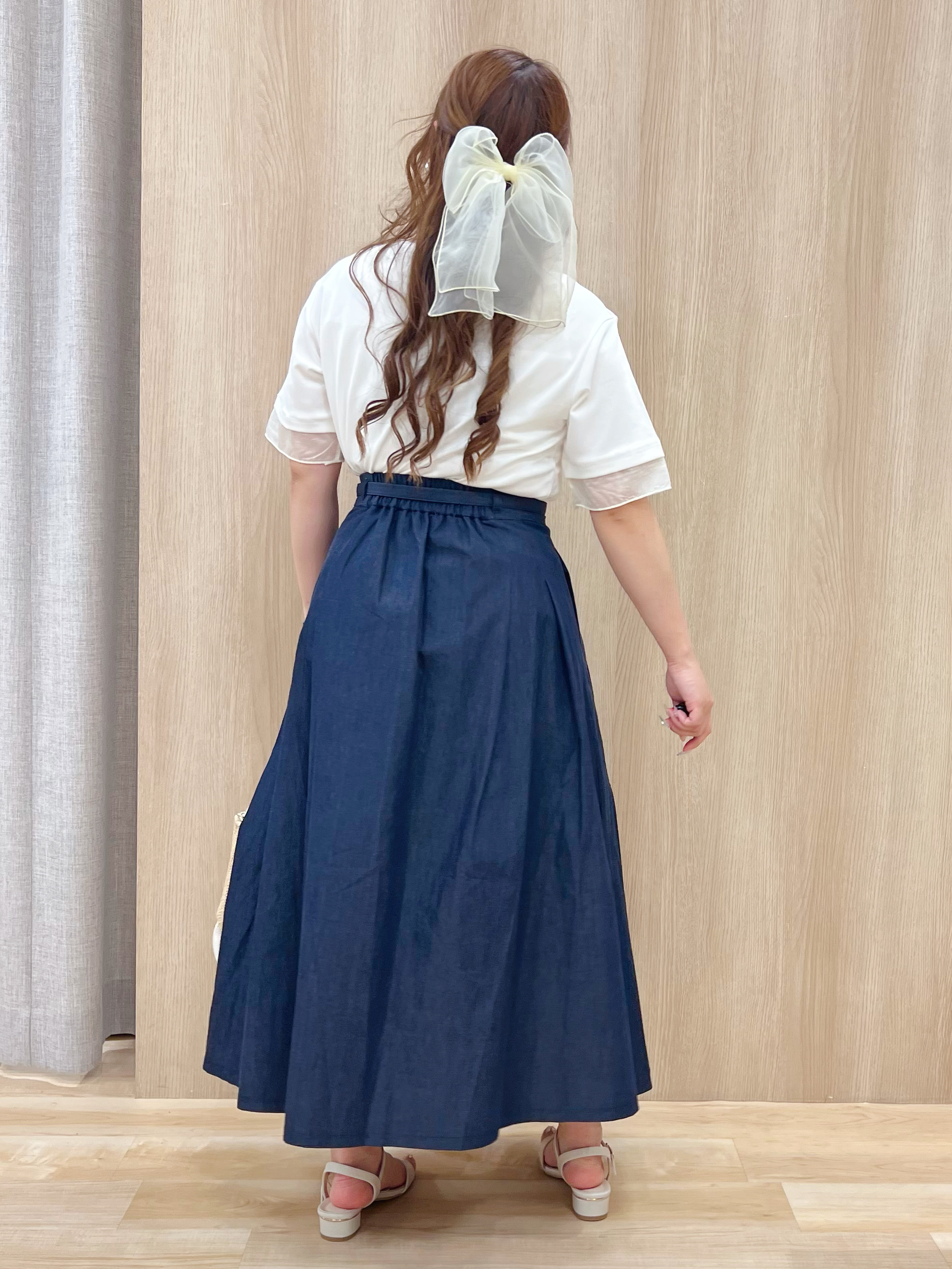 みことさんの「grove｜【二の腕カバー/UVカット】袖口シアースクエアネックTシャツ」を使ったコーディネート