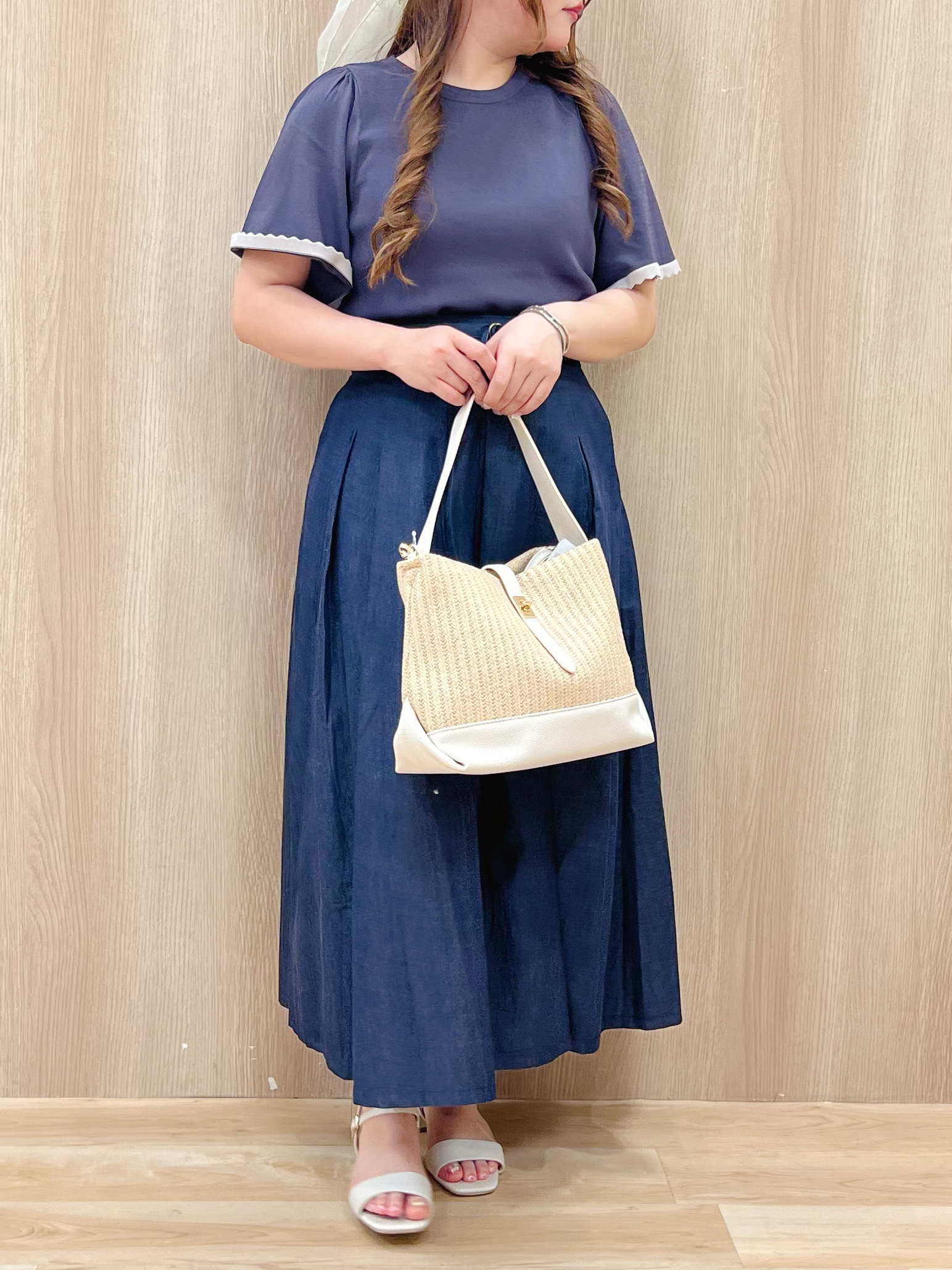 みことさんの「grove｜高評価！【シリーズ累計36万枚！名品ニット】やわらかドライタッチ スカラップスリーブニット」を使ったコーディネート