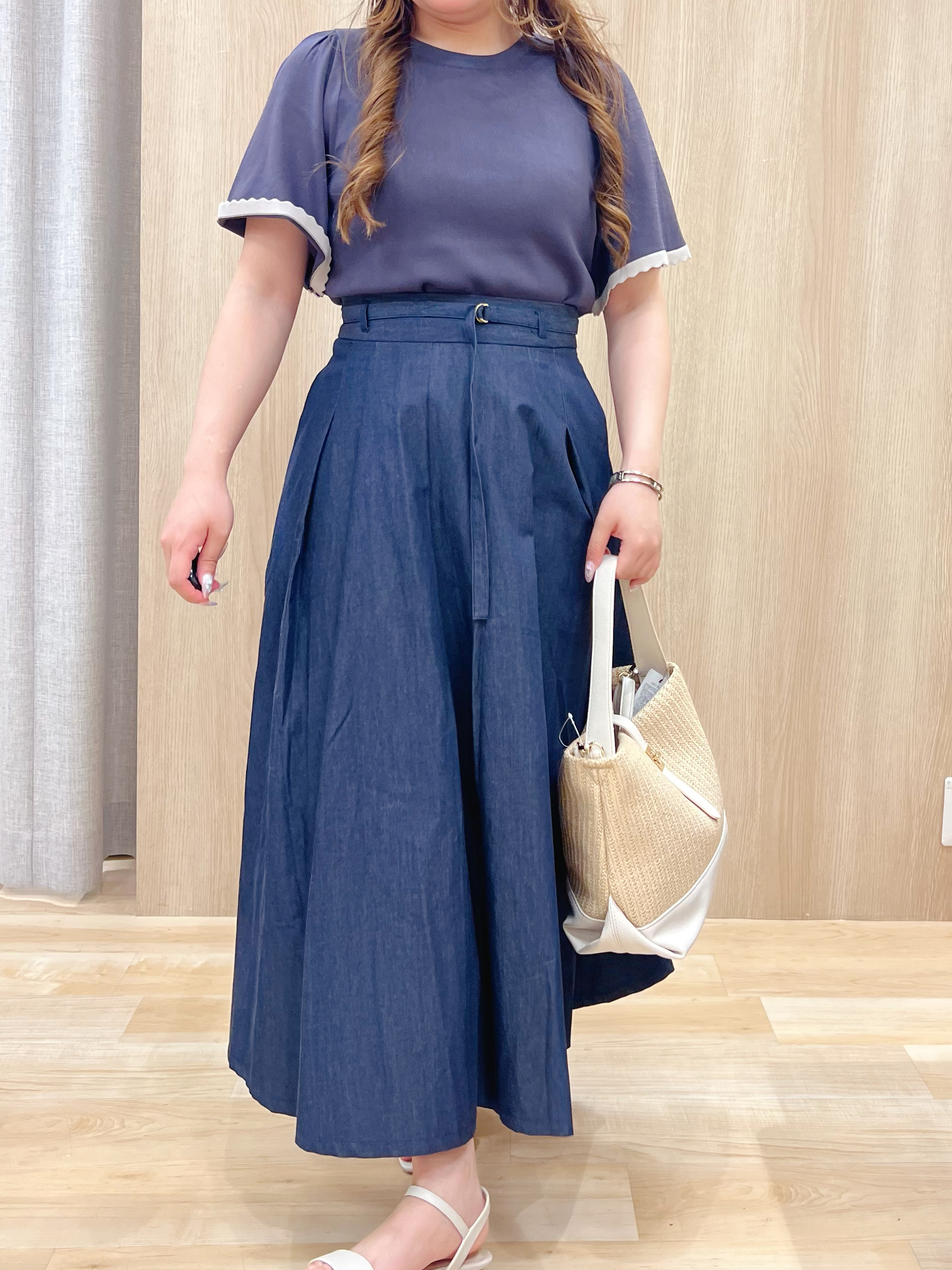 みことさんの「grove｜高評価！【シリーズ累計36万枚！名品ニット】やわらかドライタッチ スカラップスリーブニット」を使ったコーディネート