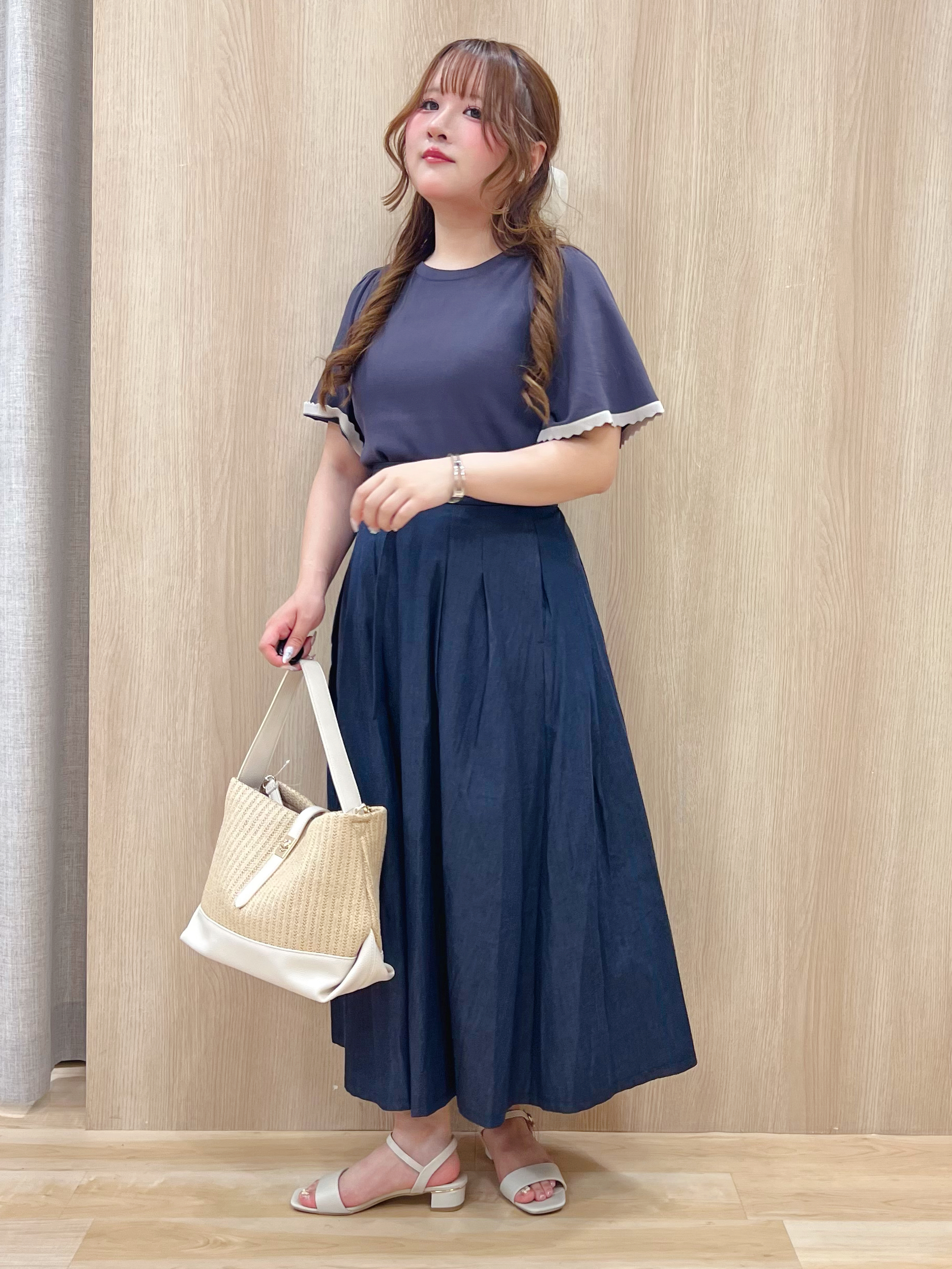 みことさんの「grove｜高評価！【シリーズ累計36万枚！名品ニット】やわらかドライタッチ スカラップスリーブニット」を使ったコーディネート