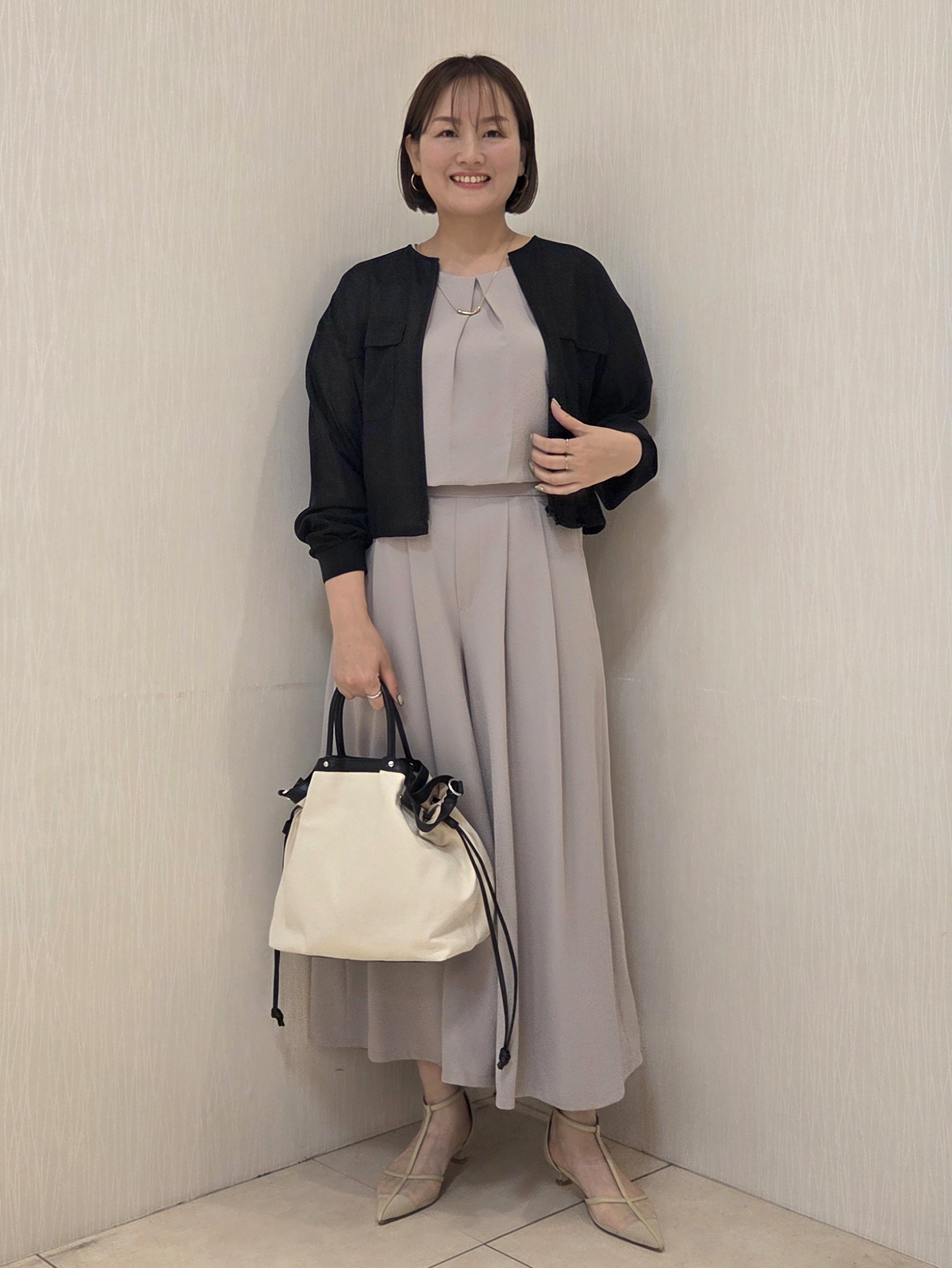 naokoさんの「UNTITLED｜【セットアップ可/UVカット/前後2WAY】リラクシーフレンチスリーブブラウス」を使ったコーディネート