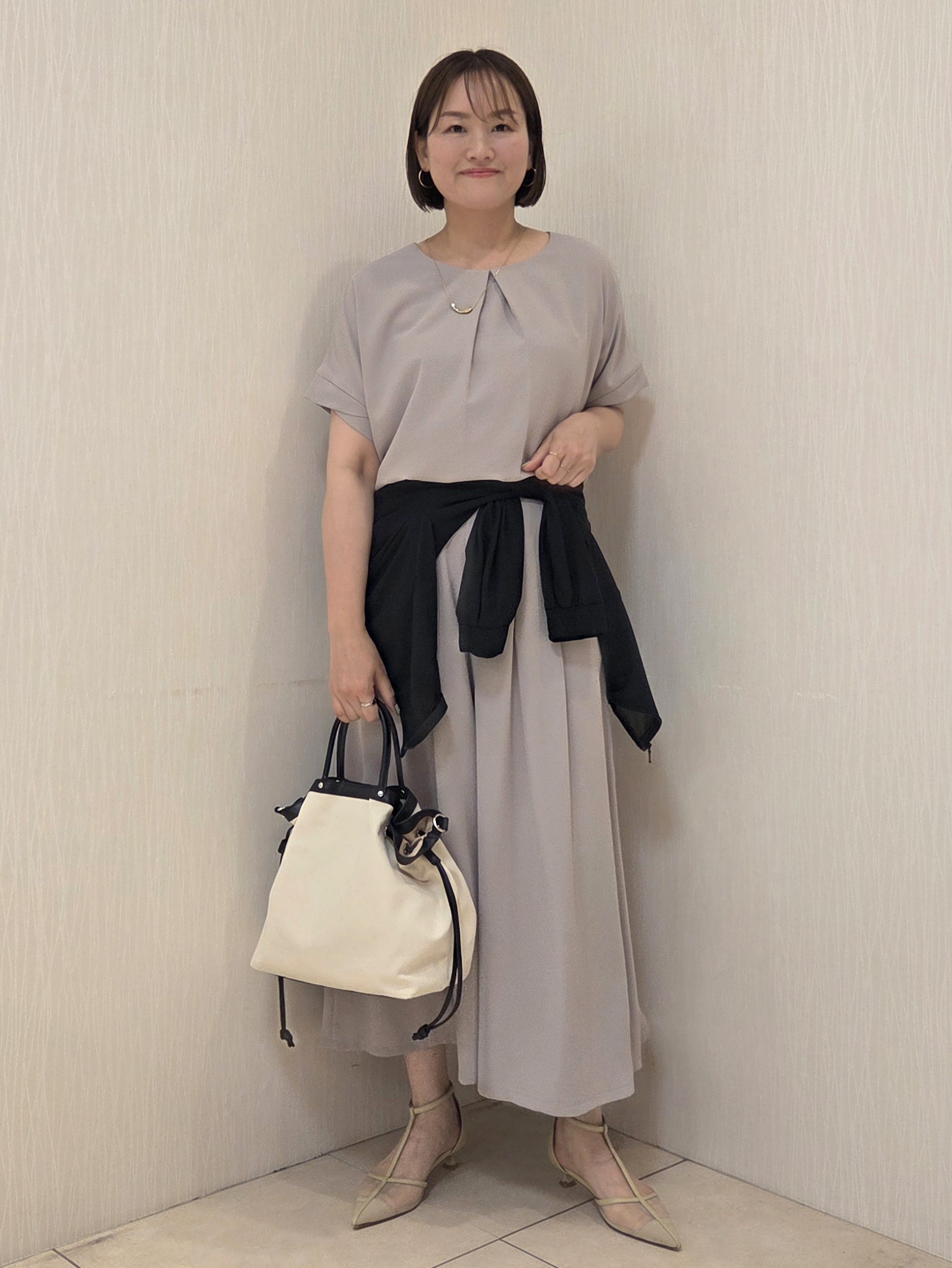 naokoさんの「UNTITLED｜【セットアップ可/UVカット/前後2WAY】リラクシーフレンチスリーブブラウス」を使ったコーディネート