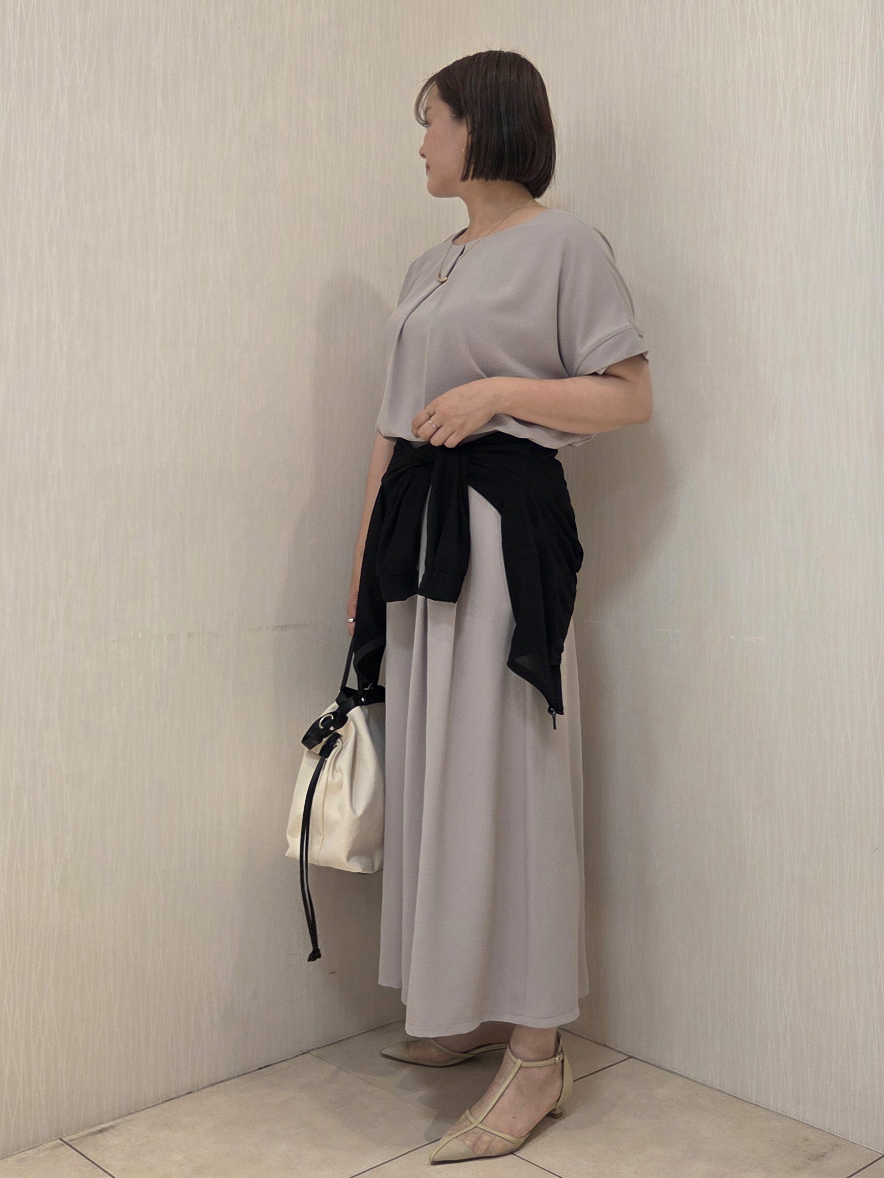 naokoさんの「UNTITLED｜【セットアップ可/UVカット/前後2WAY】リラクシーフレンチスリーブブラウス」を使ったコーディネート