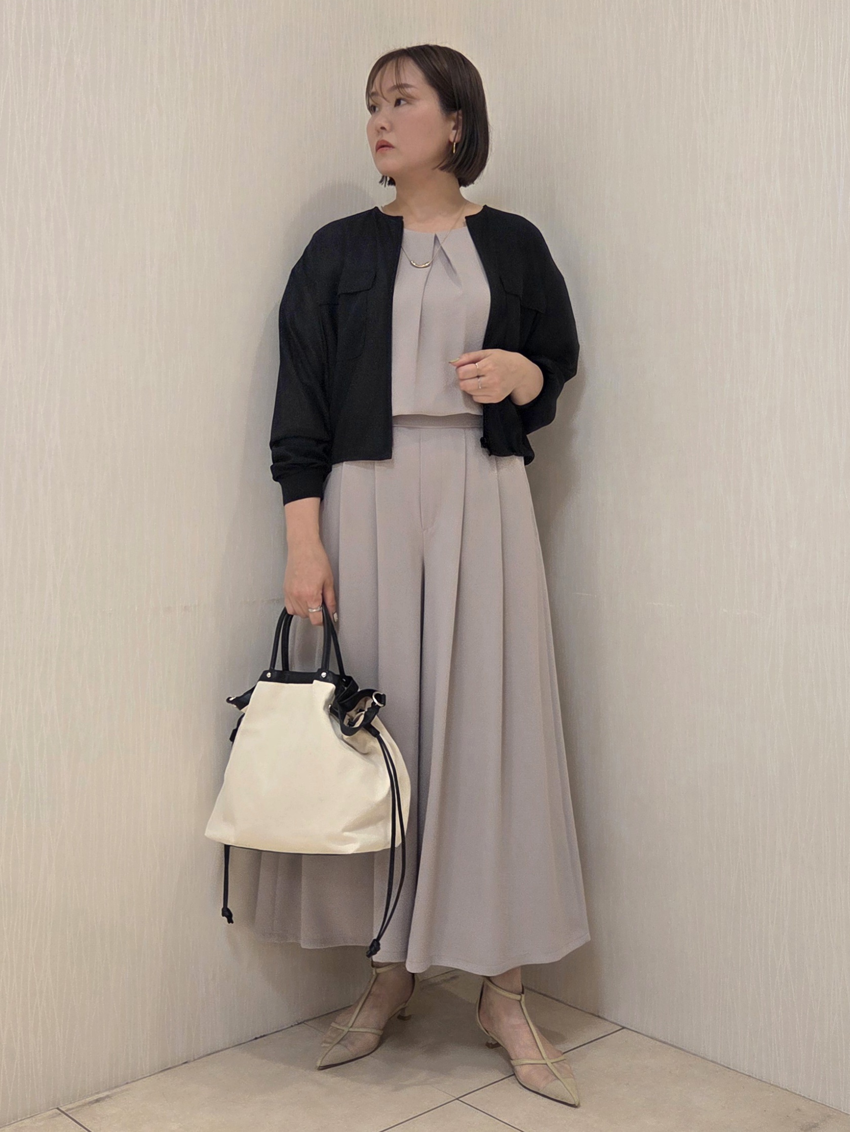 naokoさんの「UNTITLED｜【セットアップ可/UVカット/前後2WAY】リラクシーフレンチスリーブブラウス」を使ったコーディネート