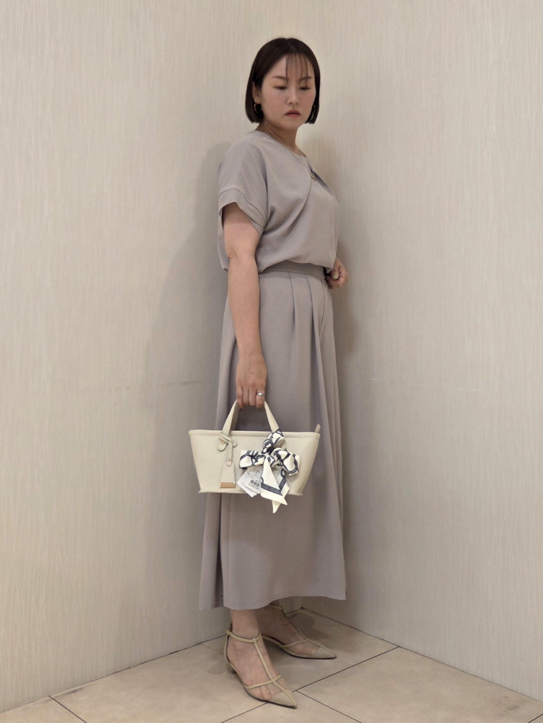 naokoさんの「UNTITLED｜【セットアップ可/UVカット/前後2WAY】リラクシーフレンチスリーブブラウス」を使ったコーディネート