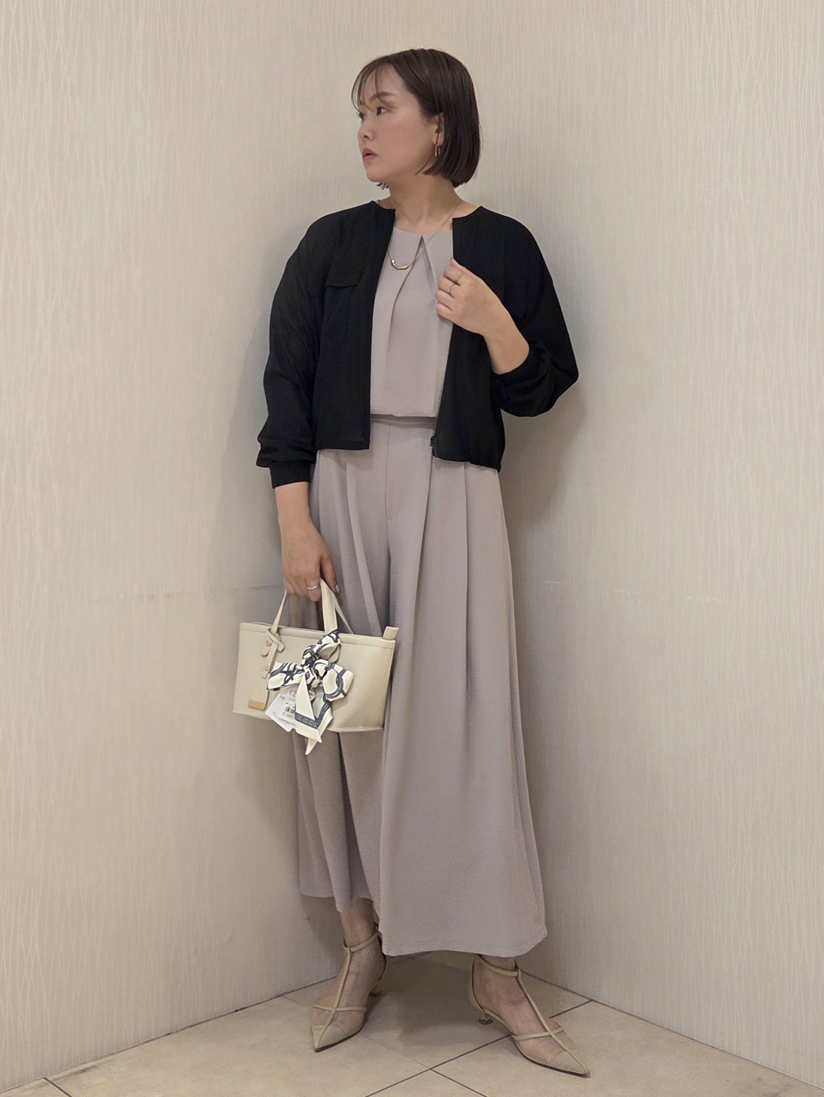 naokoさんの「UNTITLED｜【セットアップ可/UVカット/前後2WAY】リラクシーフレンチスリーブブラウス」を使ったコーディネート
