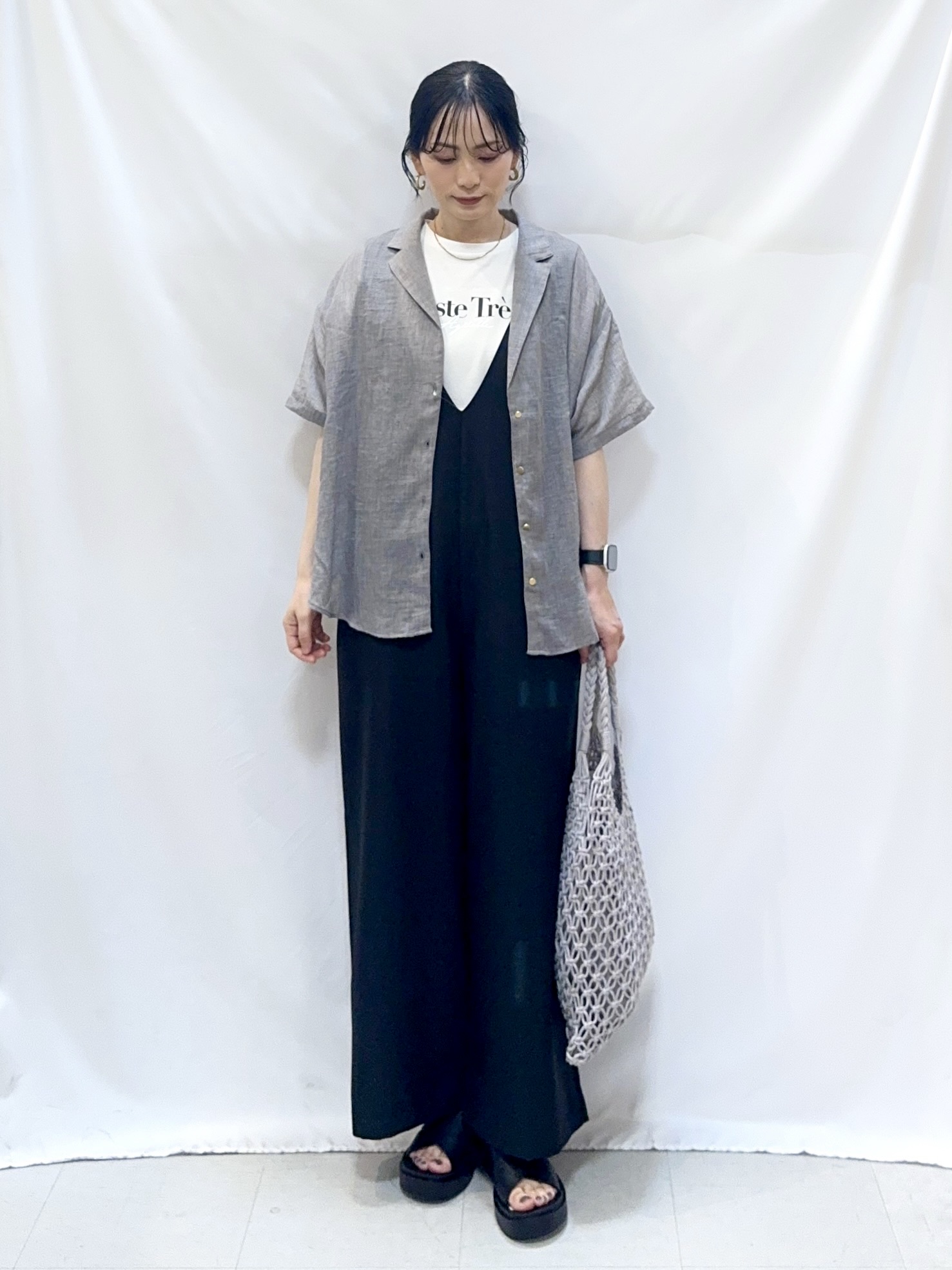 𝐇𝐢𝐫𝐨𝐦𝐢さんの「SHOO･LA･RUE｜【S-LL】ナチュラルに決まる 半袖シアーシャツジャケット」を使ったコーディネート