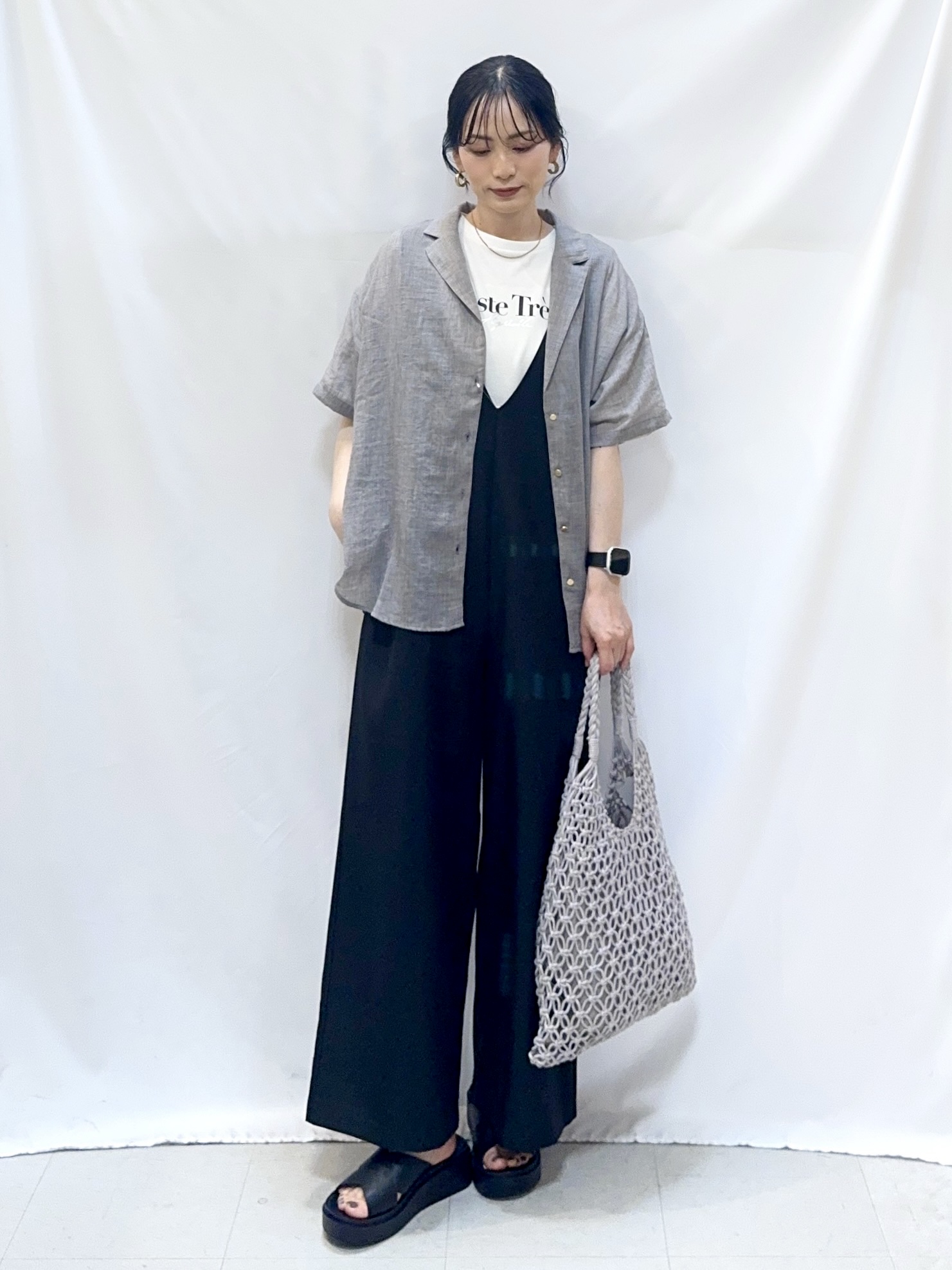 𝐇𝐢𝐫𝐨𝐦𝐢さんの「SHOO･LA･RUE｜【S-LL】ナチュラルに決まる 半袖シアーシャツジャケット」を使ったコーディネート