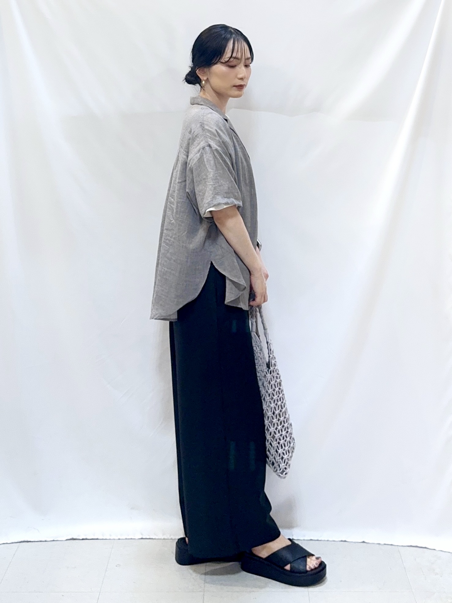 𝐇𝐢𝐫𝐨𝐦𝐢さんの「SHOO･LA･RUE｜【S-LL】ナチュラルに決まる 半袖シアーシャツジャケット」を使ったコーディネート