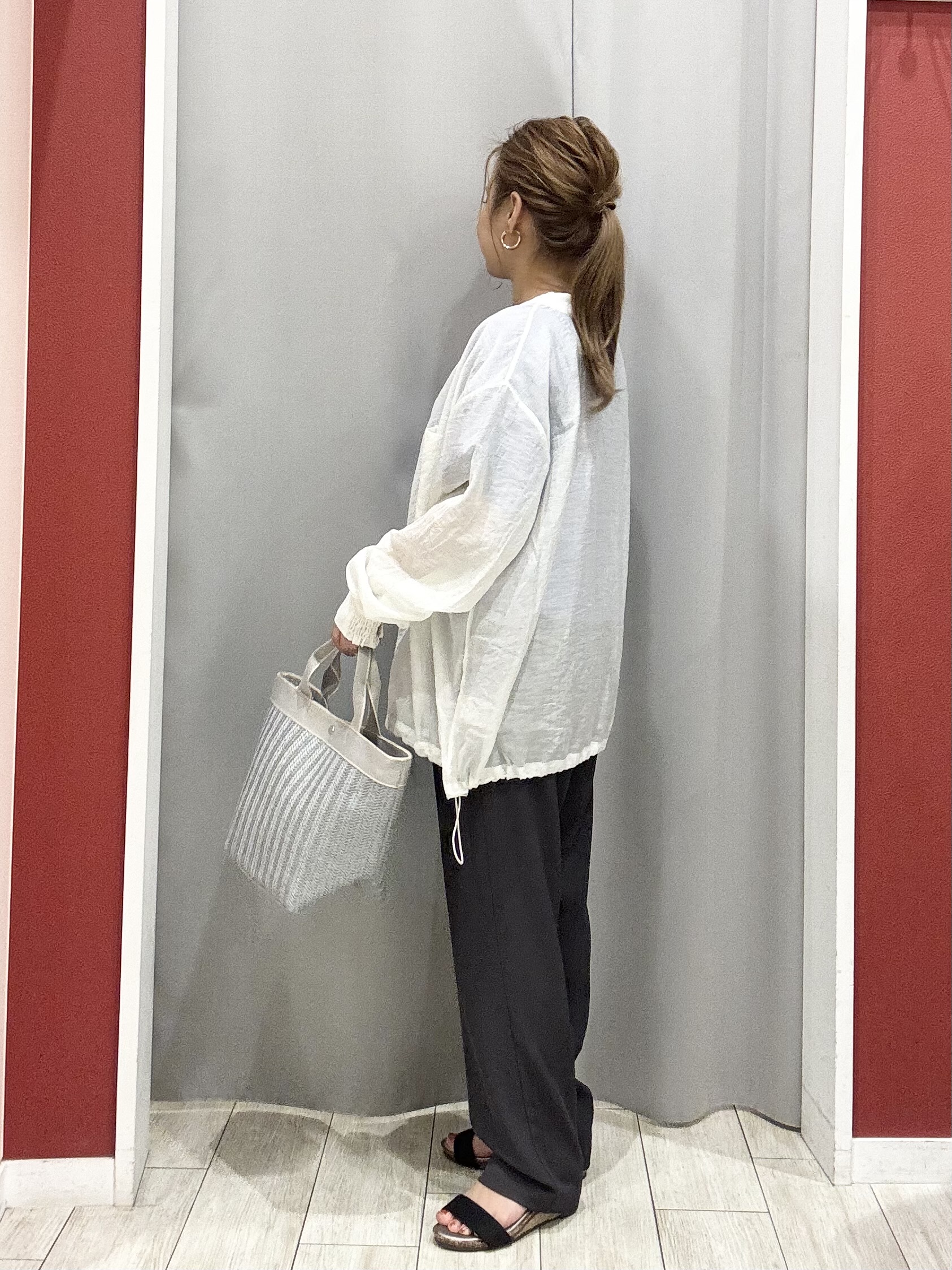 shioさんの「SHOO･LA･RUE｜【S-LL/洗濯機可】夏に使える 程よい透け感のシアーブルゾン」を使ったコーディネート