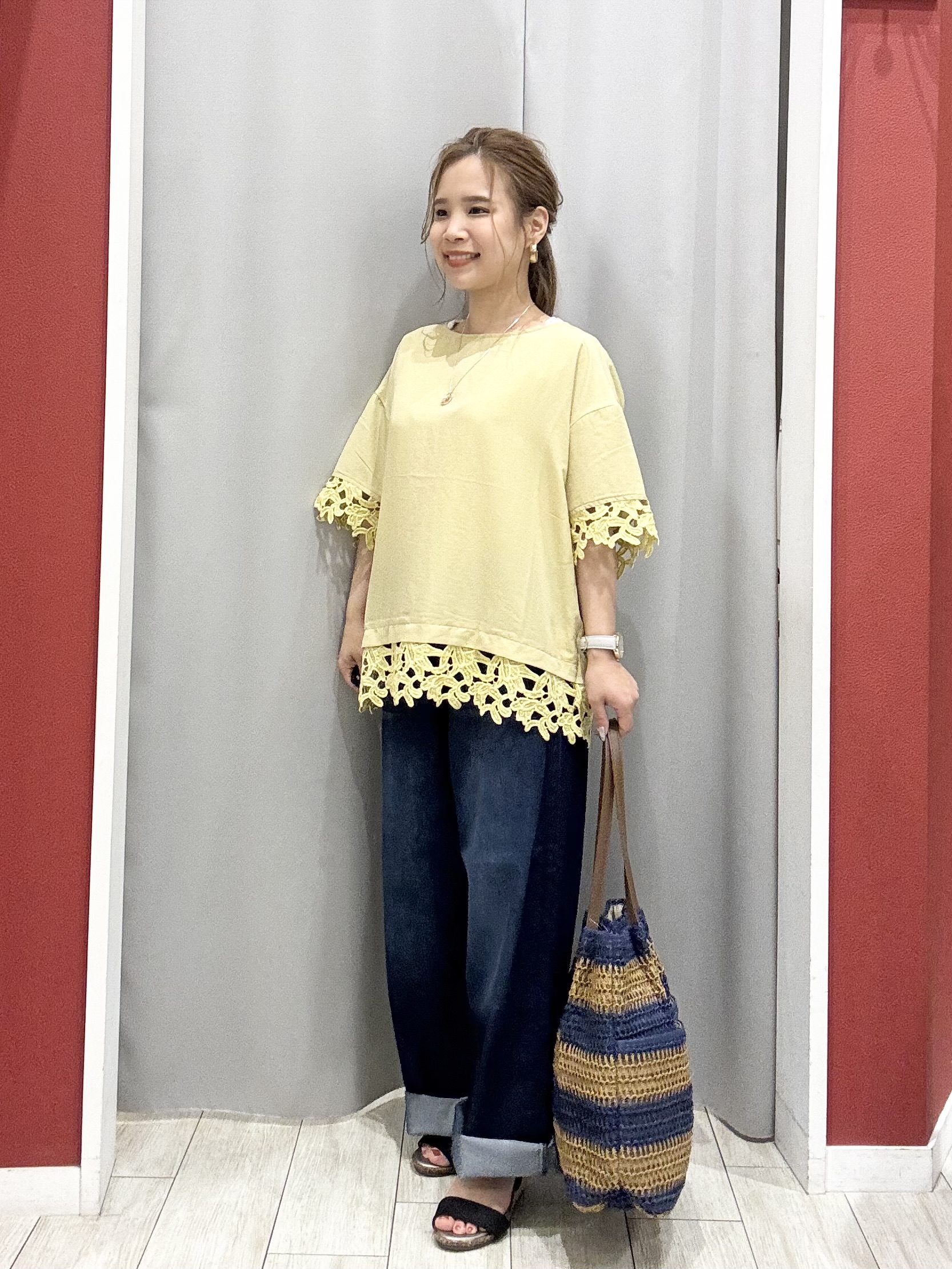 shioさんの「SHOO･LA･RUE｜【洗濯後しわになりにくい/S-LL】コーデの主役になる レース付きブラウス」を使ったコーディネート