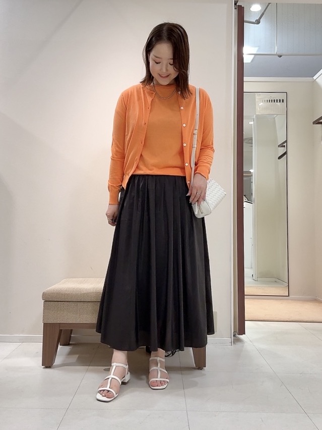 YUIさんの「UNTITLED｜◆【9色展開/アンサンブル可】コットンクルーネックカーディガン」を使ったコーディネート