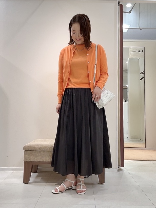 YUIさんの「UNTITLED｜◆【9色展開/アンサンブル可】コットンクルーネックカーディガン」を使ったコーディネート