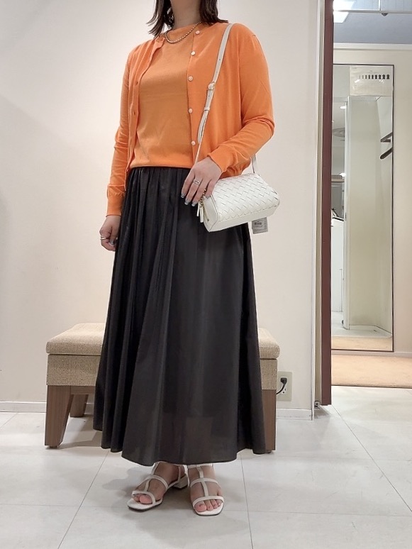 YUIさんの「UNTITLED｜◆【9色展開/アンサンブル可】コットンクルーネックカーディガン」を使ったコーディネート
