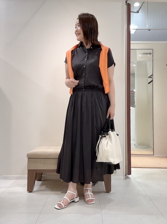 YUIさんの「UNTITLED｜◆【9色展開/アンサンブル可】コットンクルーネックカーディガン」を使ったコーディネート