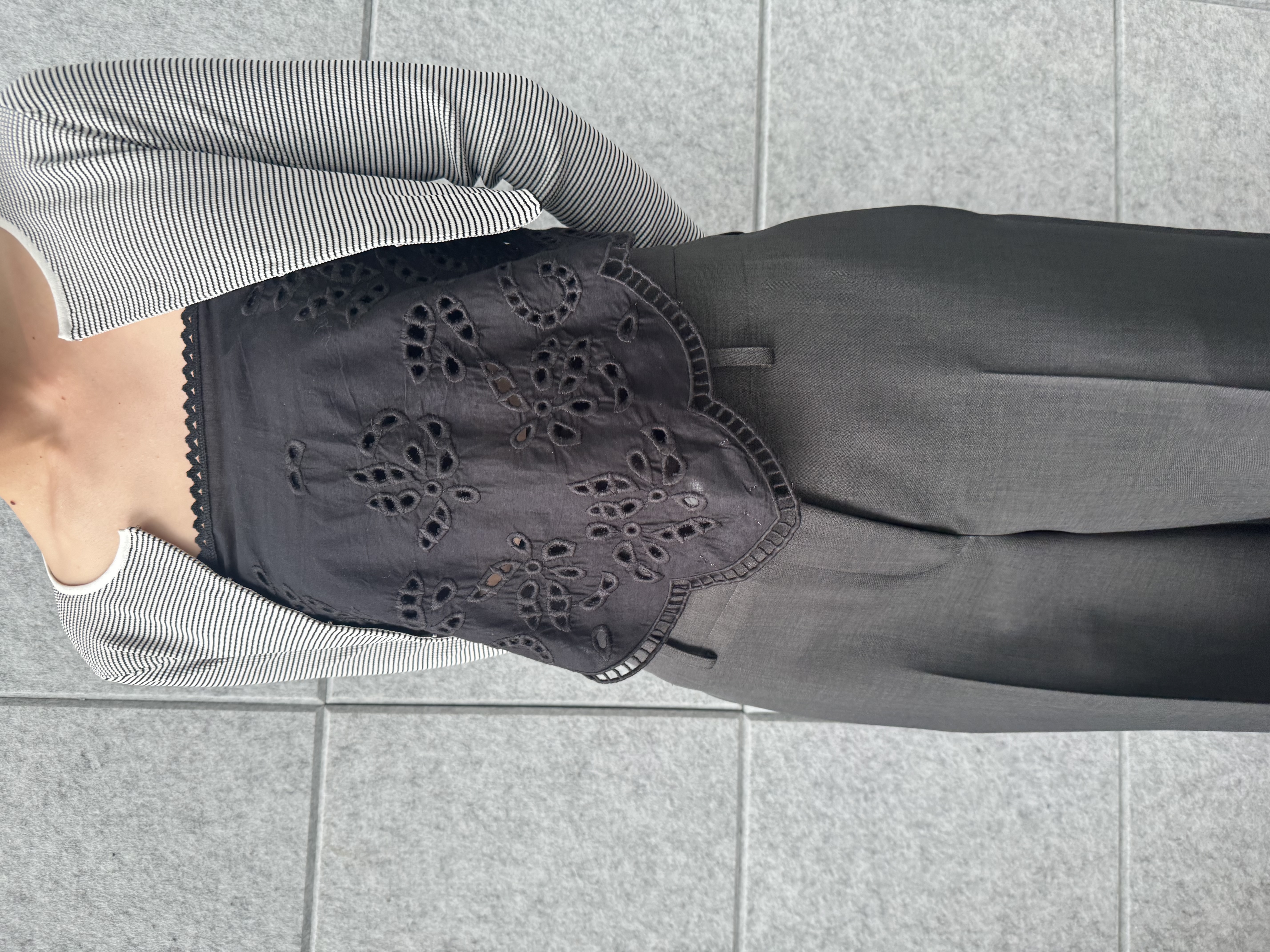 designer yukaさんの「CODE A｜PROTAGONISTA｜triangle scarf」を使ったコーディネート