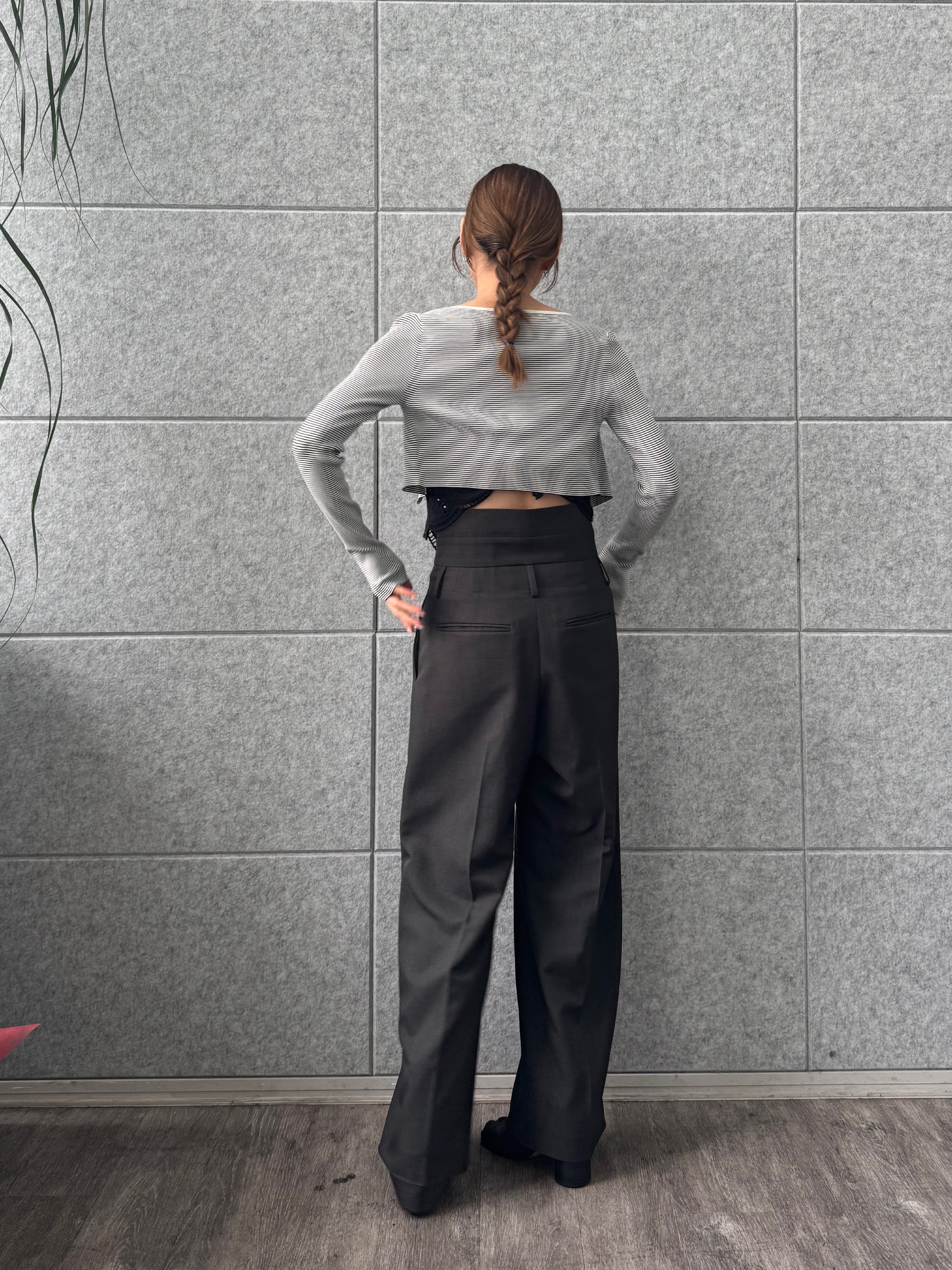 designer yukaさんの「CODE A｜PROTAGONISTA｜triangle scarf」を使ったコーディネート