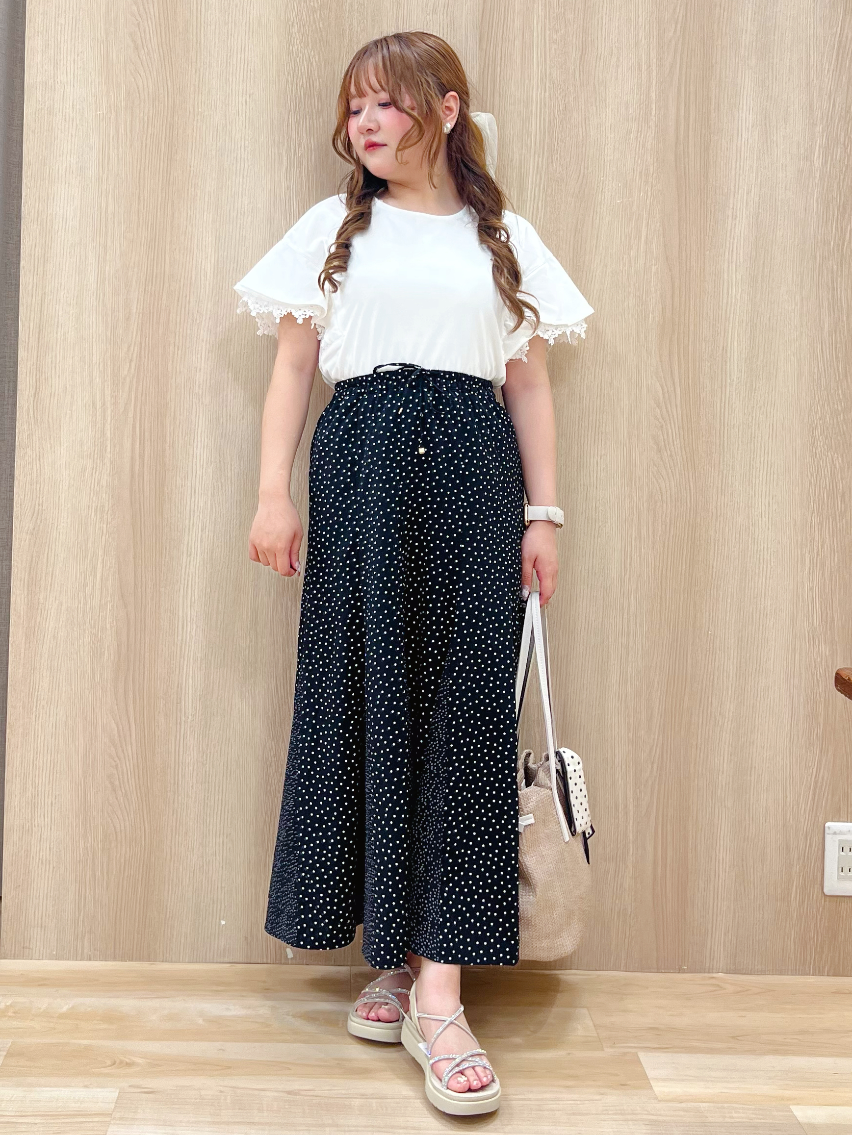 みことさんの「grove｜【二の腕カバー、UV】涼しく華やかに、レースレイヤードスリーブTシャツ」を使ったコーディネート
