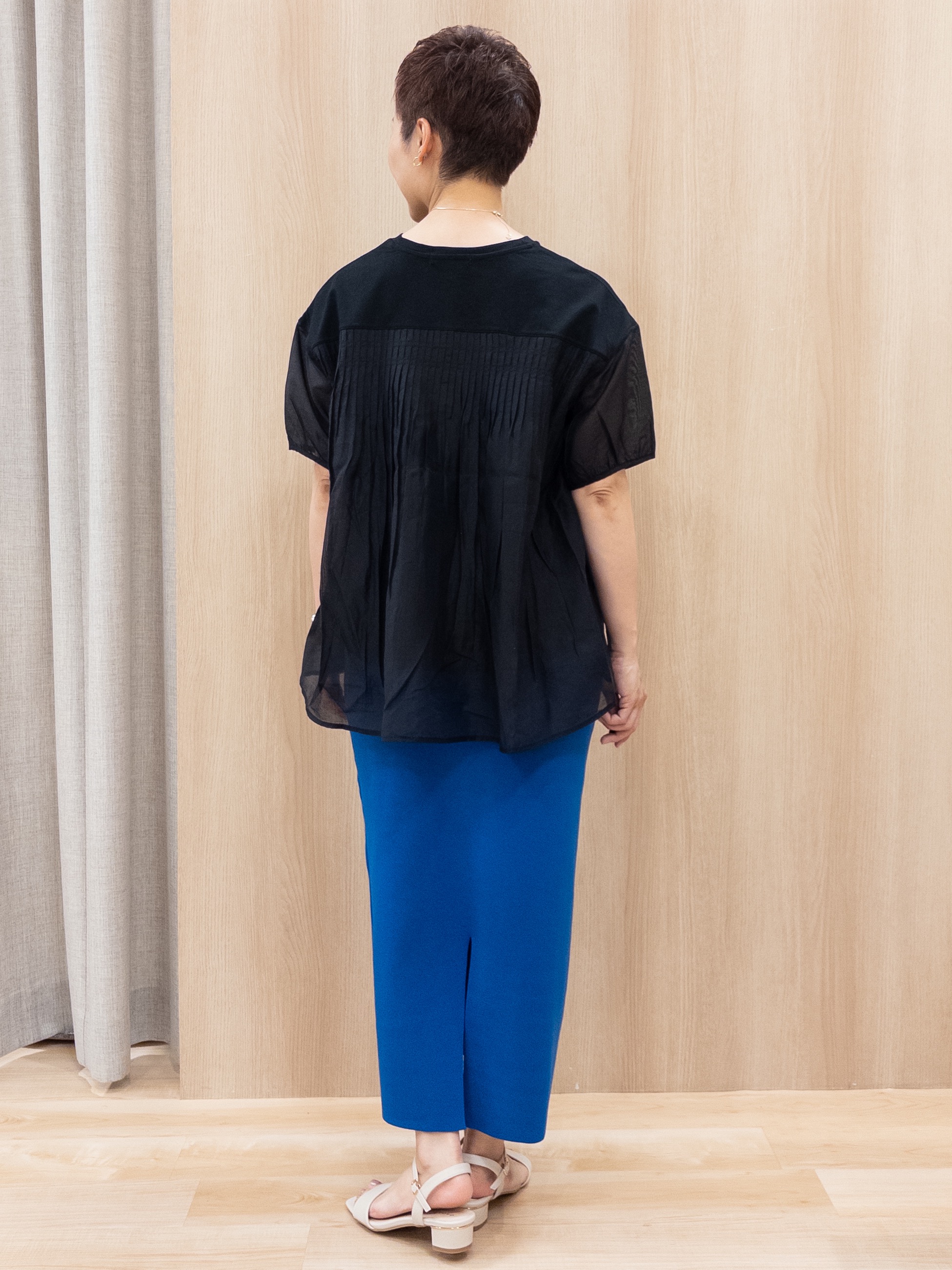 シュウコさんの「grove｜【UVカット】体型カバー叶う、バックプリーツTシャツ」を使ったコーディネート