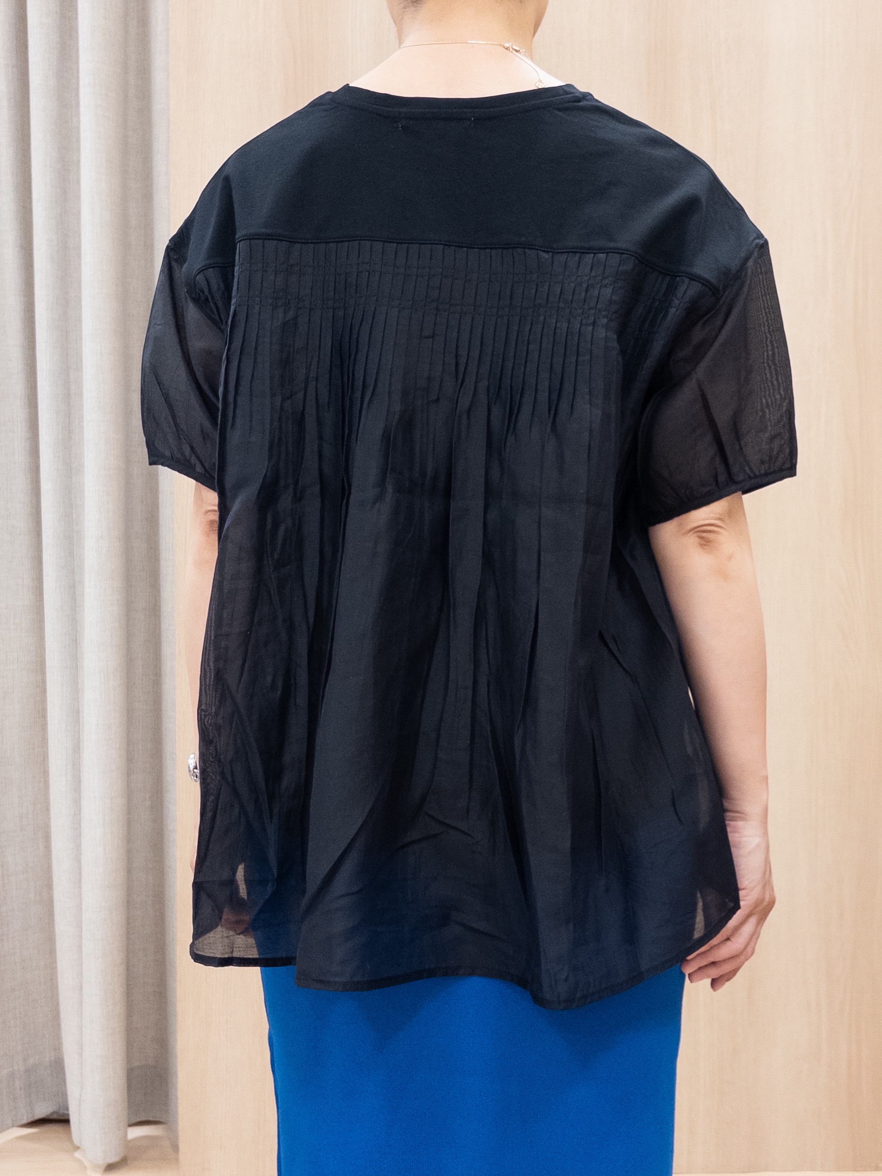 シュウコさんの「grove｜【UVカット】体型カバー叶う、バックプリーツTシャツ」を使ったコーディネート