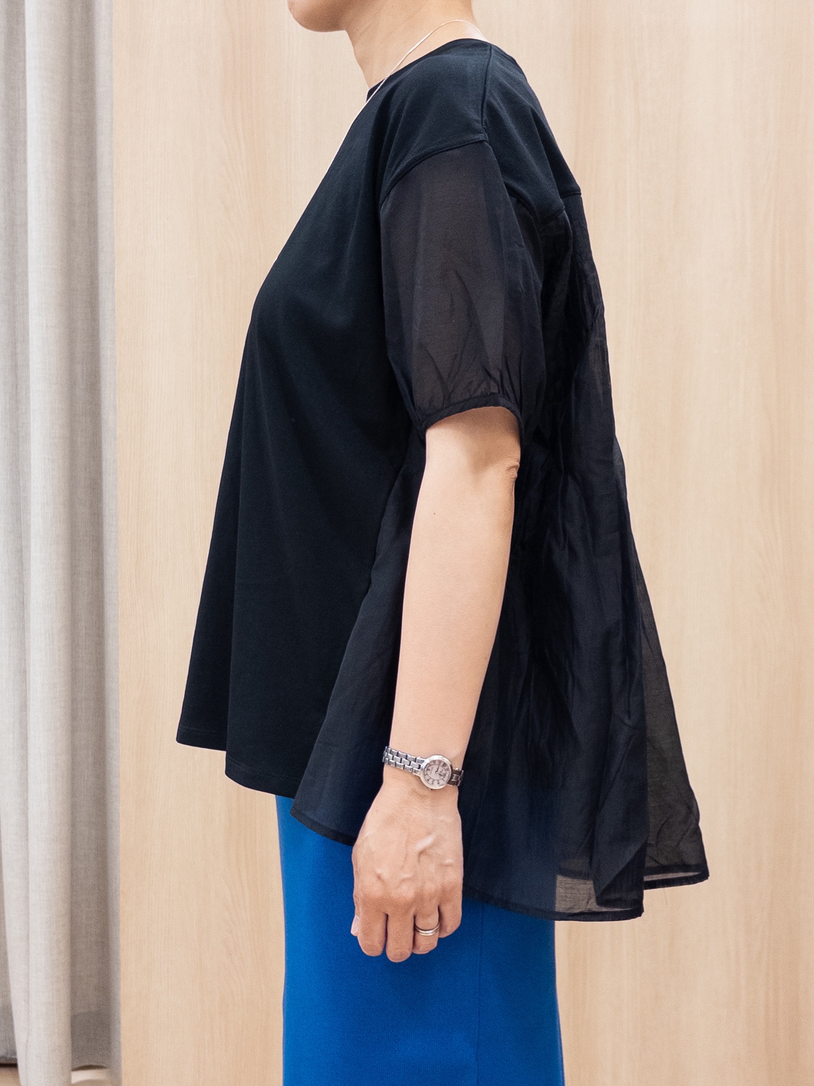 シュウコさんの「grove｜【UVカット】体型カバー叶う、バックプリーツTシャツ」を使ったコーディネート