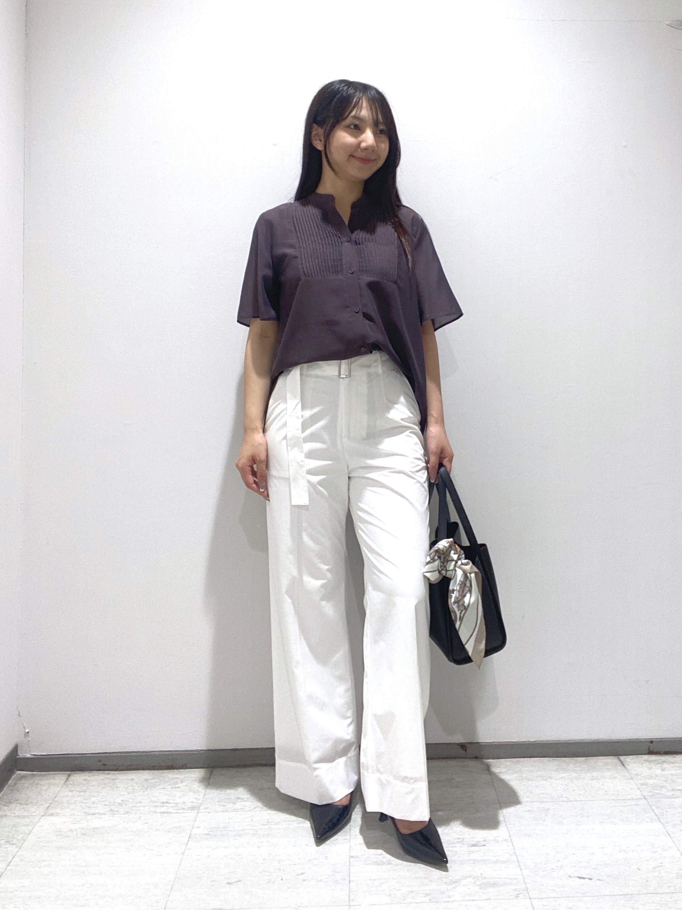 meiさんの「INDIVI｜【接触冷感/洗える】シアーシャンブレーピンタックブラウス」を使ったコーディネート