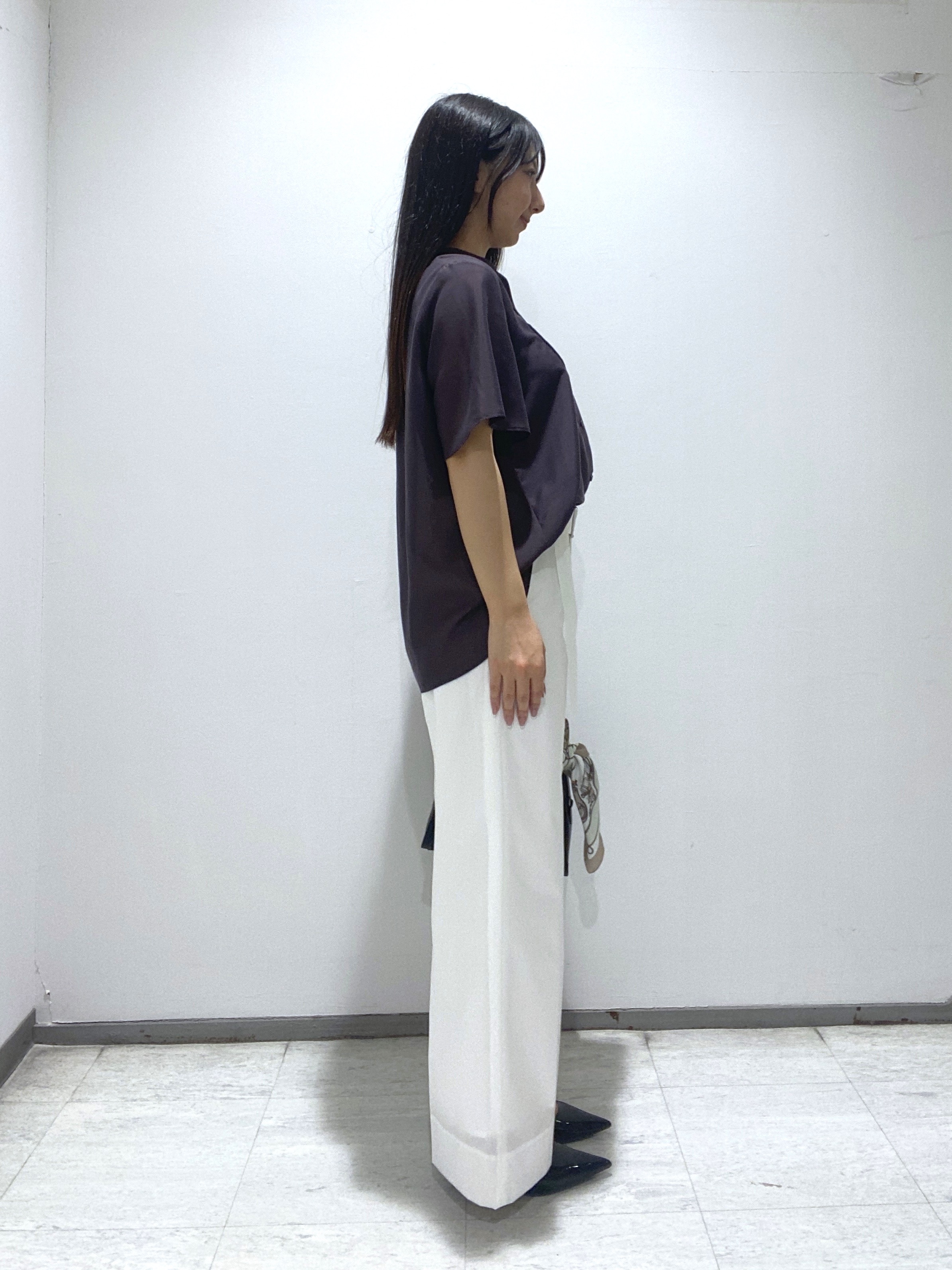 meiさんの「INDIVI｜【接触冷感/洗える】シアーシャンブレーピンタックブラウス」を使ったコーディネート
