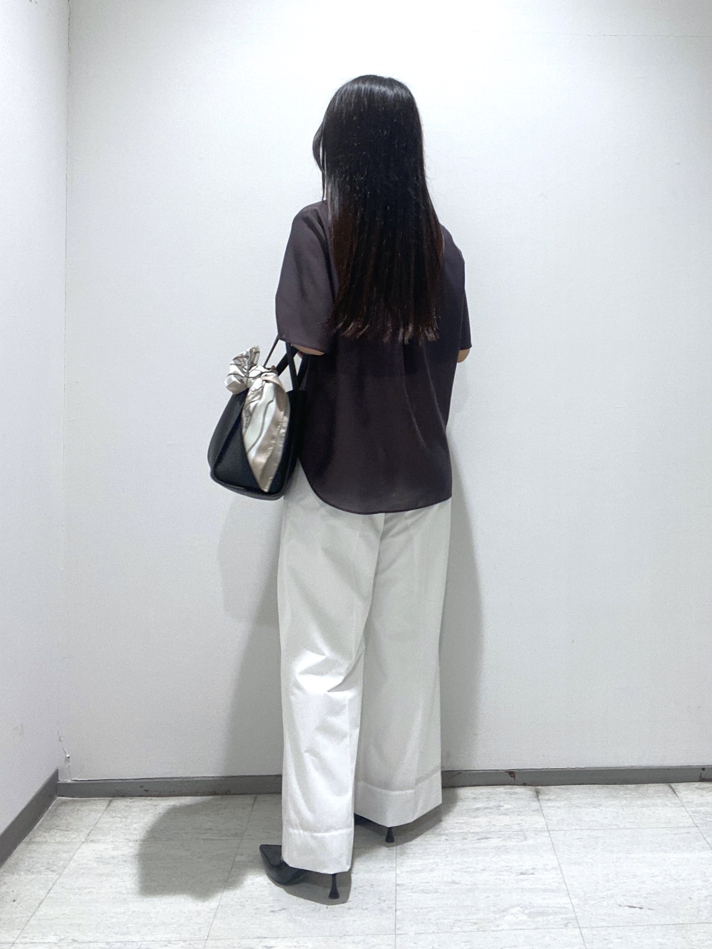 meiさんの「INDIVI｜【接触冷感/洗える】シアーシャンブレーピンタックブラウス」を使ったコーディネート